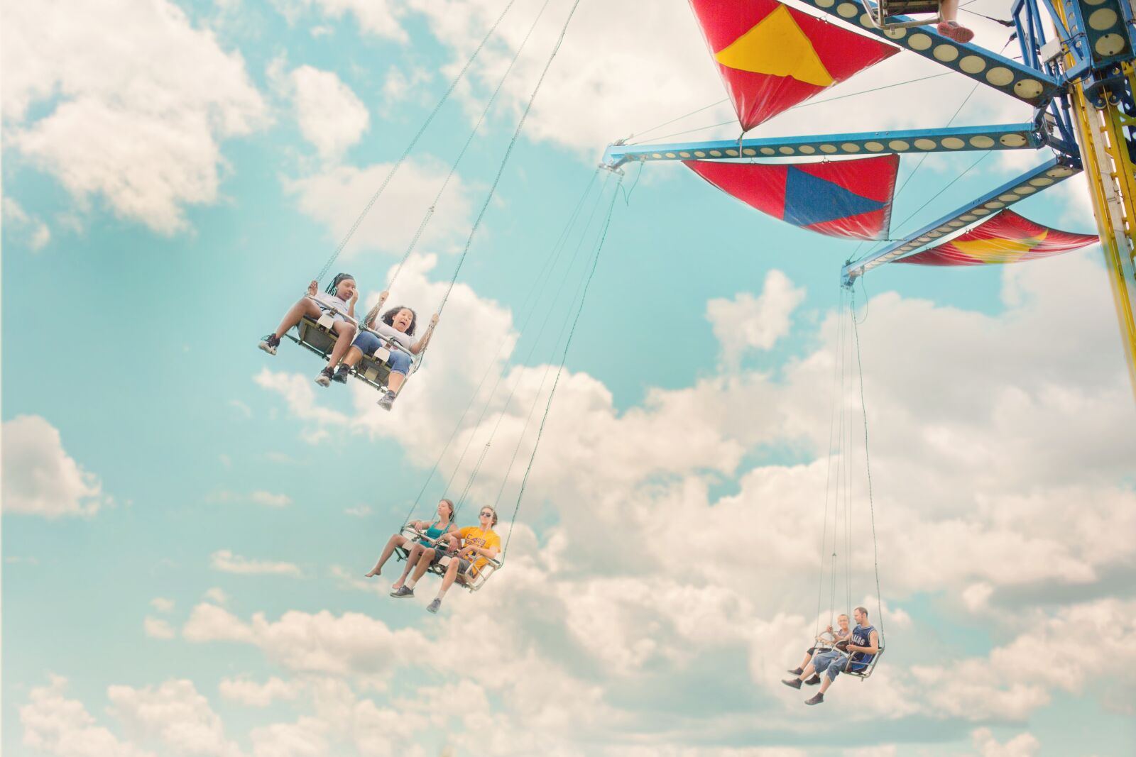 Canon EF 50mm F1.4 USM sample photo. Amusement, carousel, amusement park photography