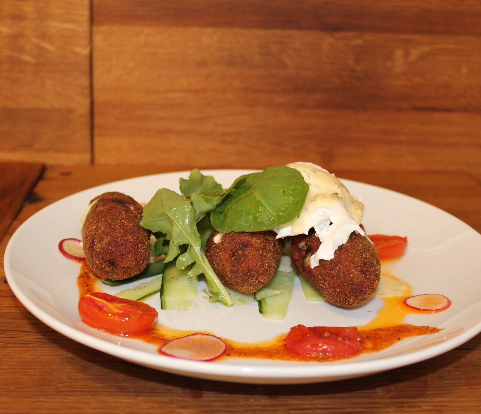 Canon EF-S 18-55mm F3.5-5.6 IS sample photo. Food, restaurant, falafel photography
