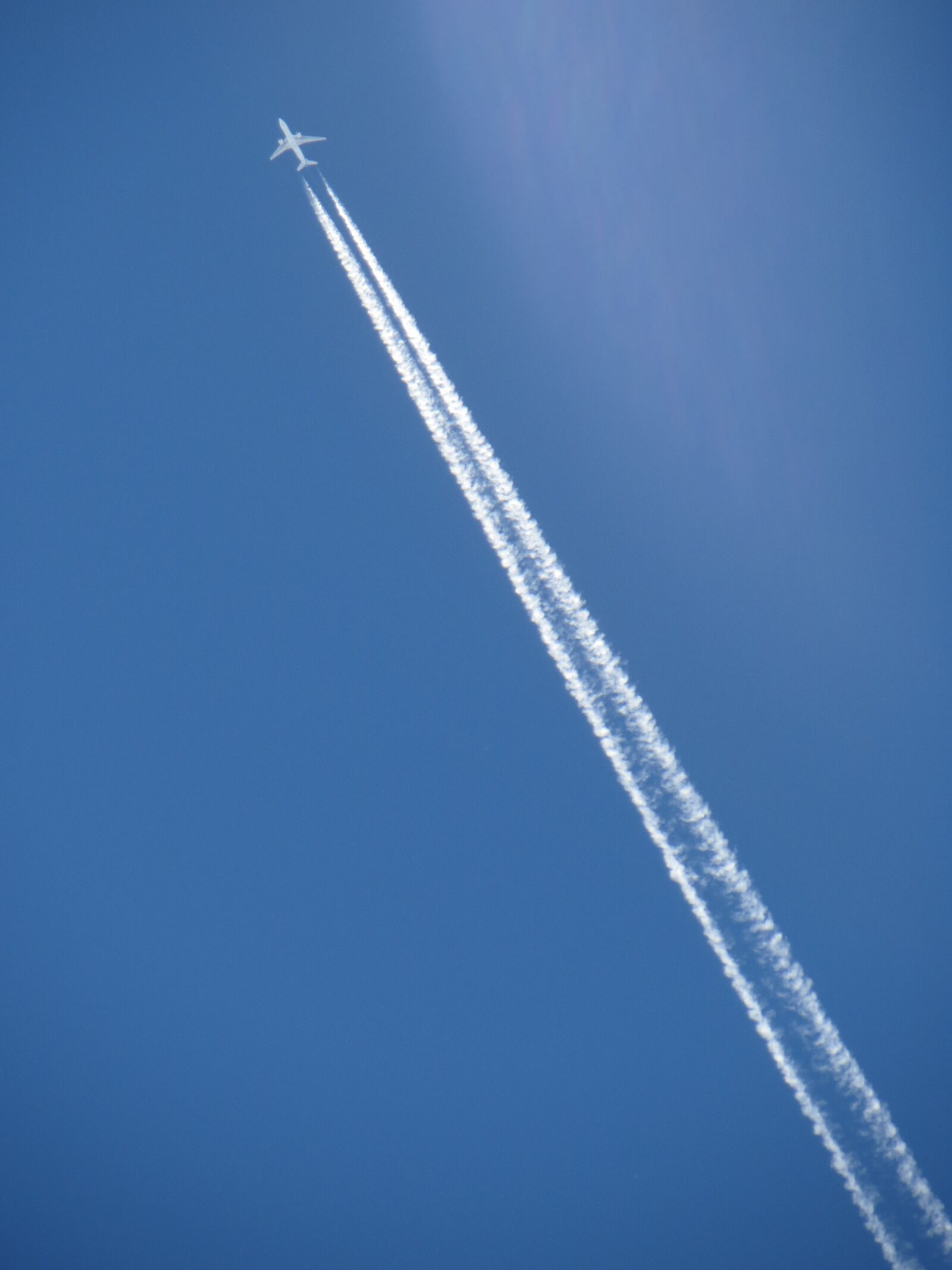 Canon PowerShot ELPH 520 HS (IXUS 500 HS / IXY 3) sample photo. Plane, jet, sky photography