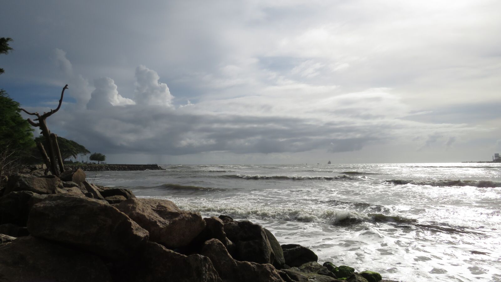 Canon PowerShot SX540 HS sample photo. Sea, sky, beach photography