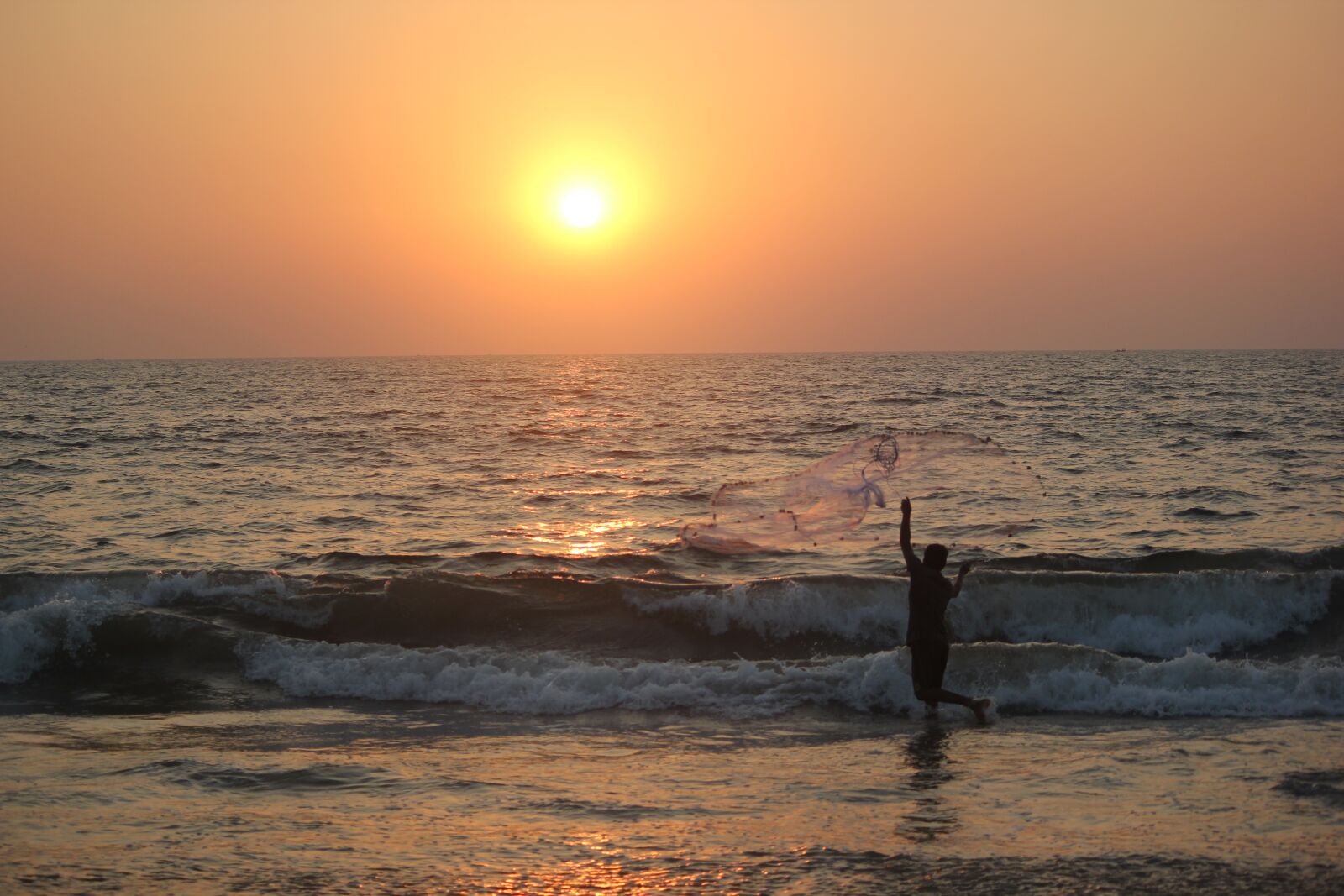 Canon EOS 550D (EOS Rebel T2i / EOS Kiss X4) sample photo. Goa, beach, sunset photography
