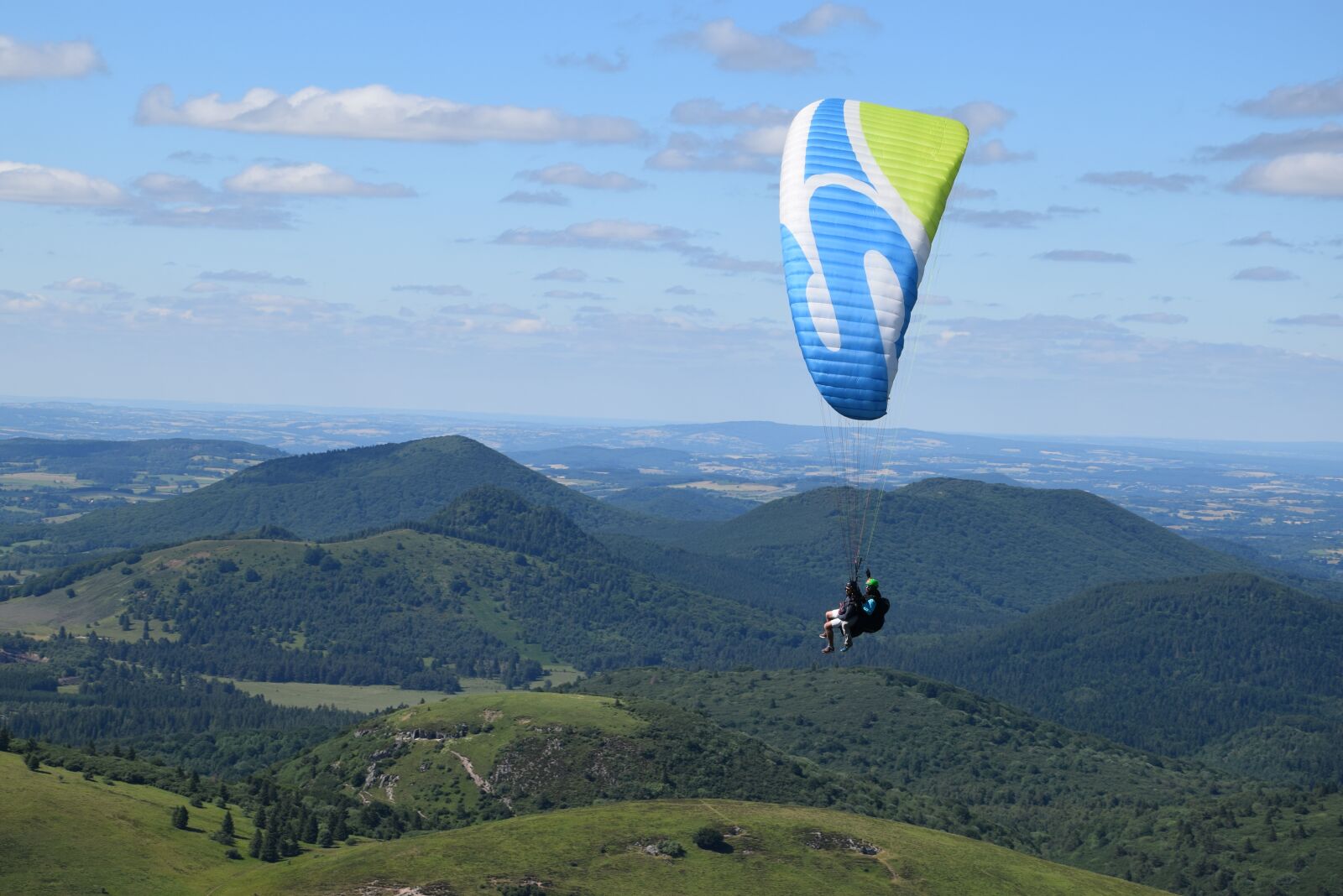 Nikon D5300 sample photo. Paragliding, auvergne, volcanoes photography