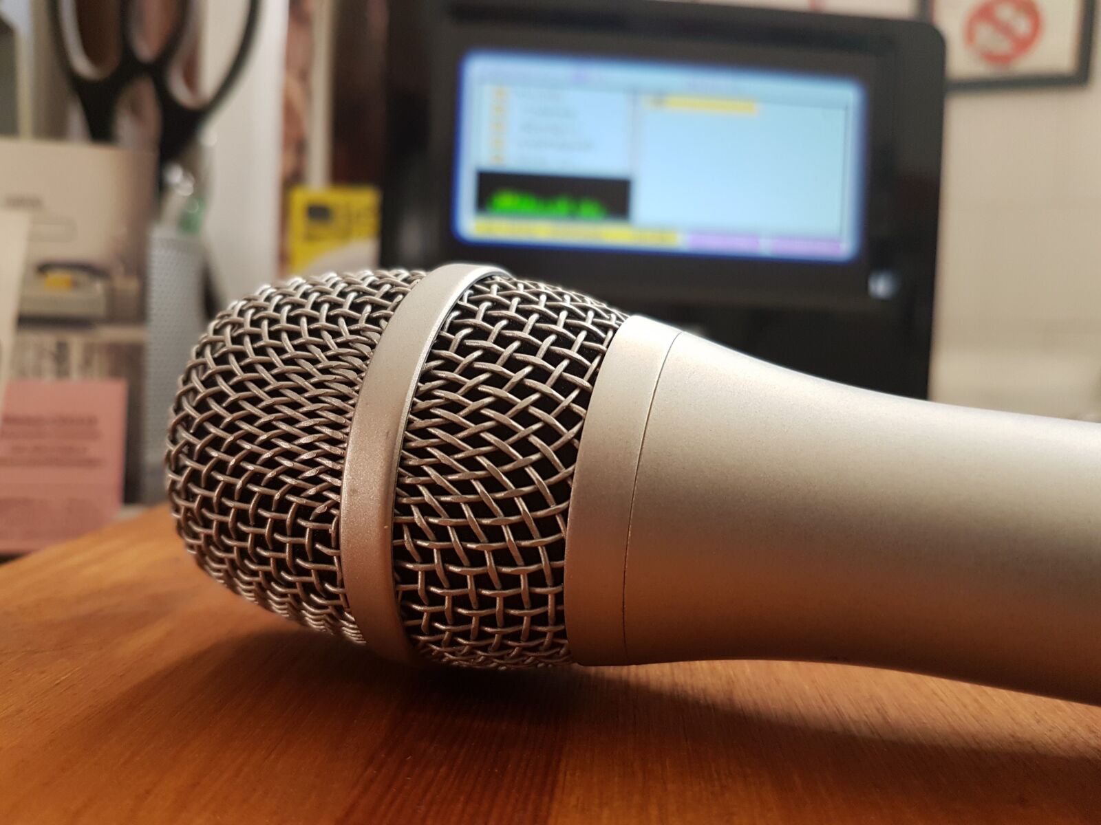 Samsung Galaxy S7 sample photo. Microfono, regia, radio photography