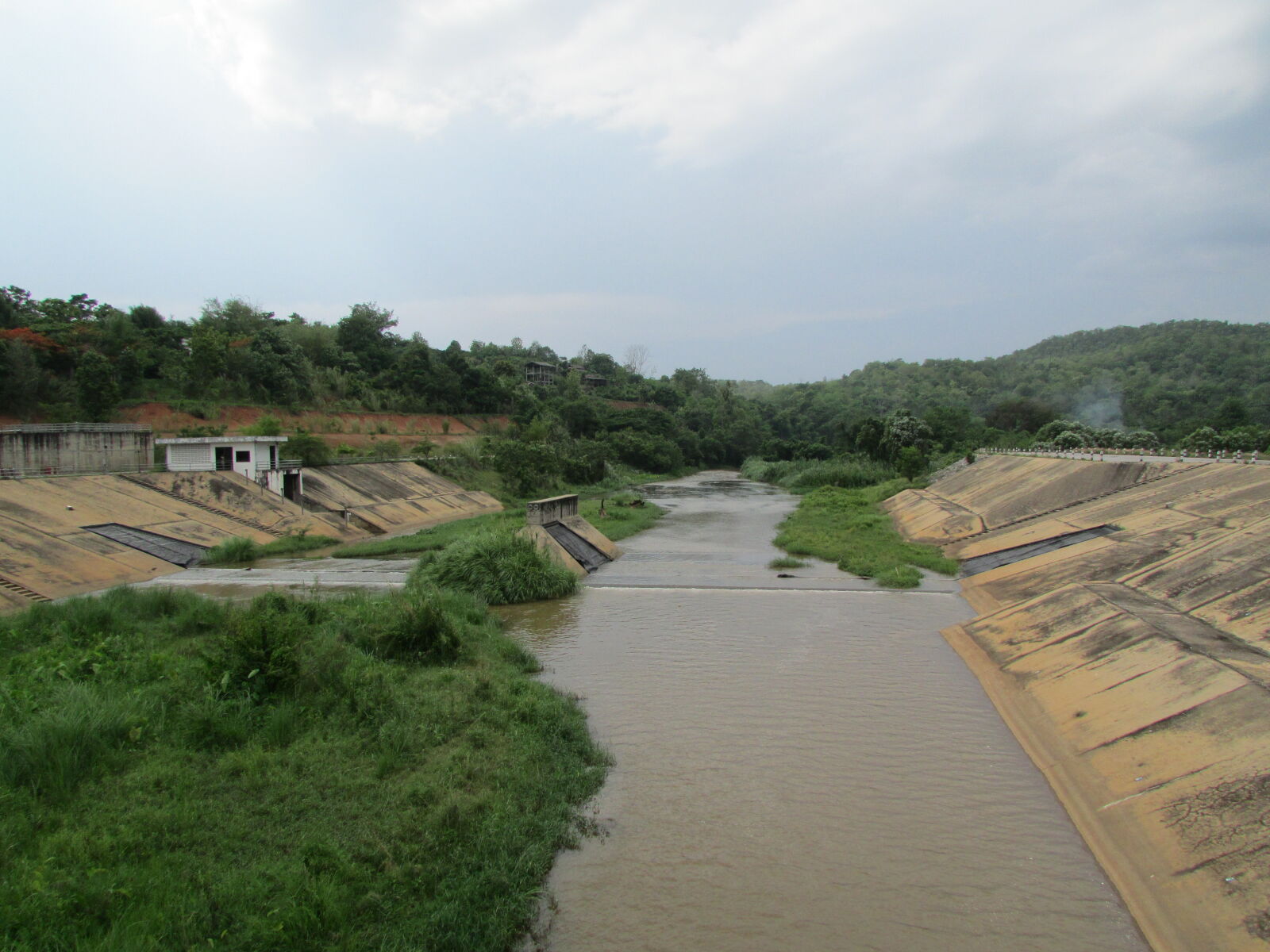 Canon PowerShot SX500 IS sample photo. Dam photography