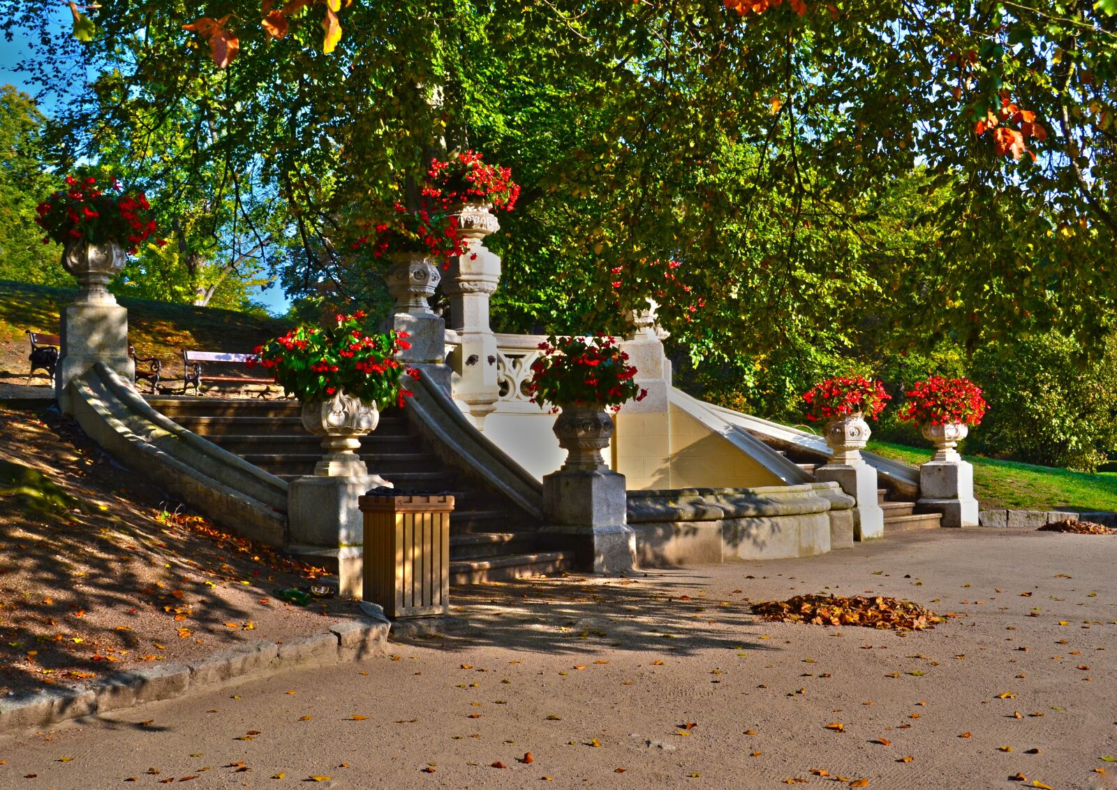 Nikon D3100 sample photo. Garden, flowers, staircase photography