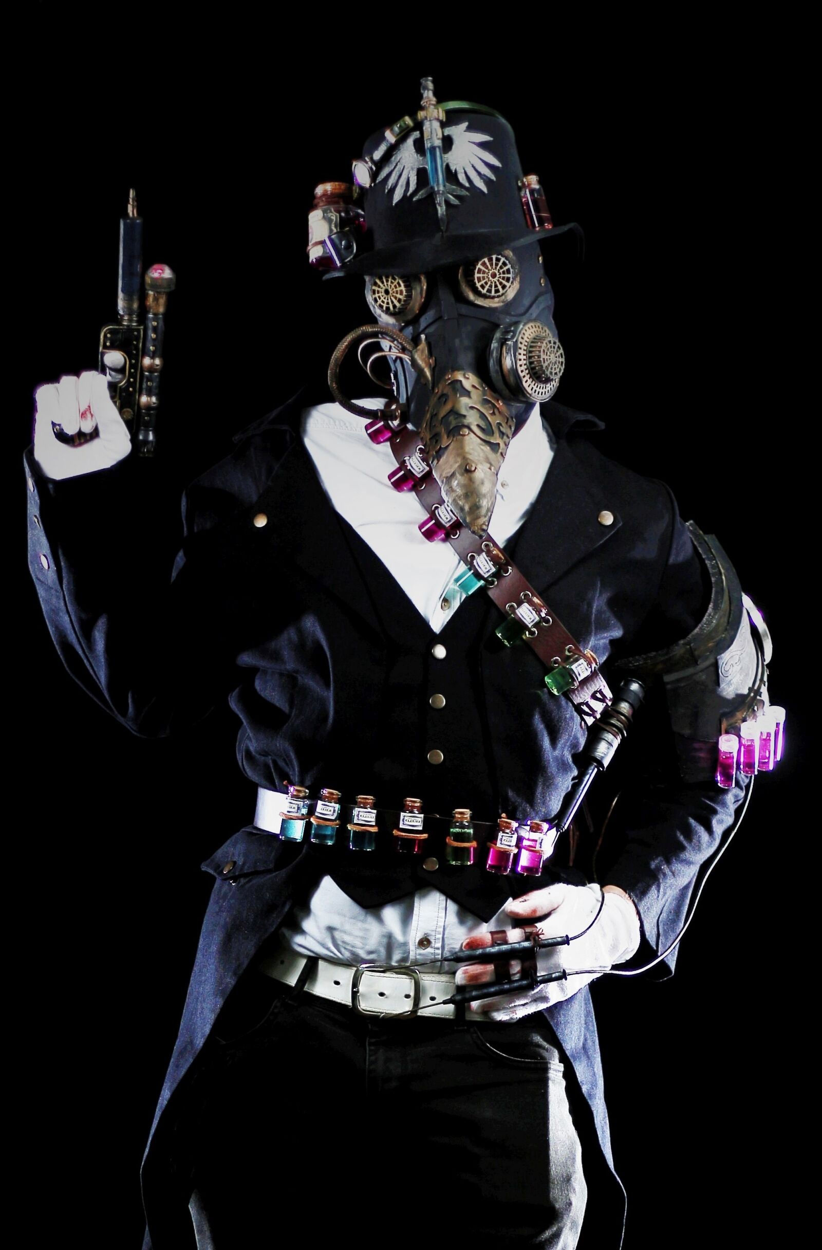 Canon EOS 700D (EOS Rebel T5i / EOS Kiss X7i) + Canon EF 50mm F1.8 STM sample photo. Mask, steampunk, facemask photography