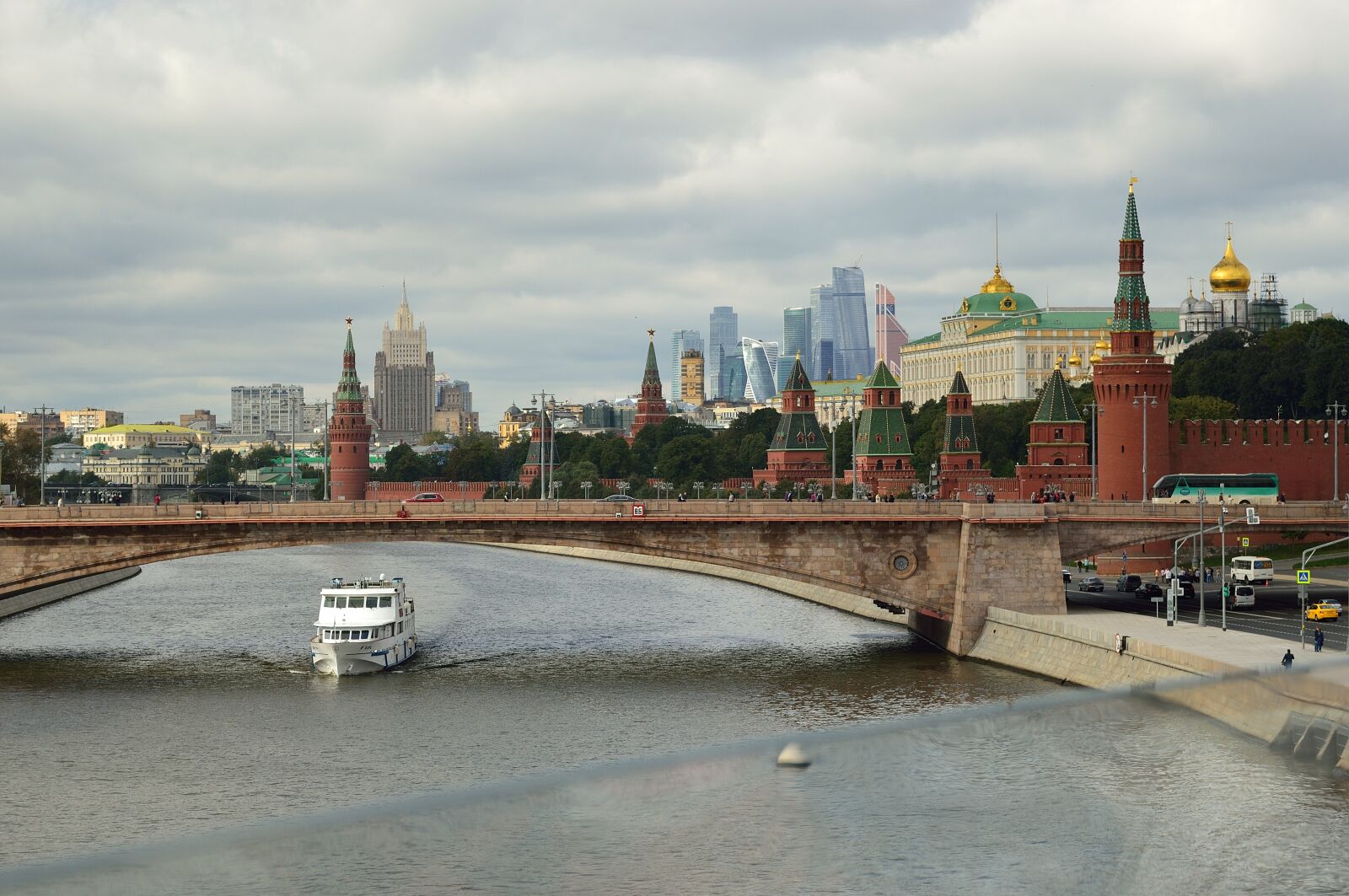 Nikon D3200 sample photo. River, architecture, megalopolis photography
