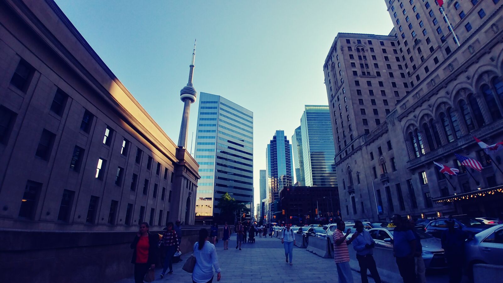 LG G6 sample photo. Toronto, business, district photography