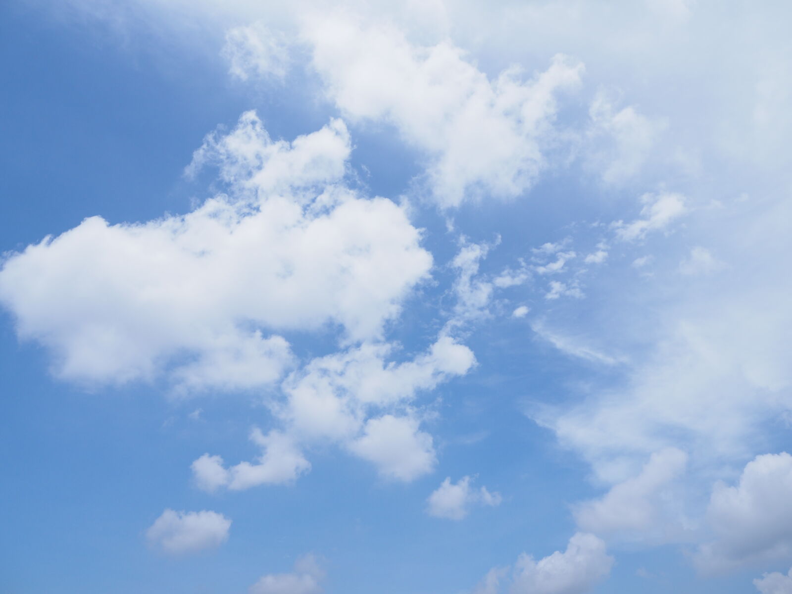 Olympus OM-D E-M10 II sample photo. Blue, blue, sky, clouds photography