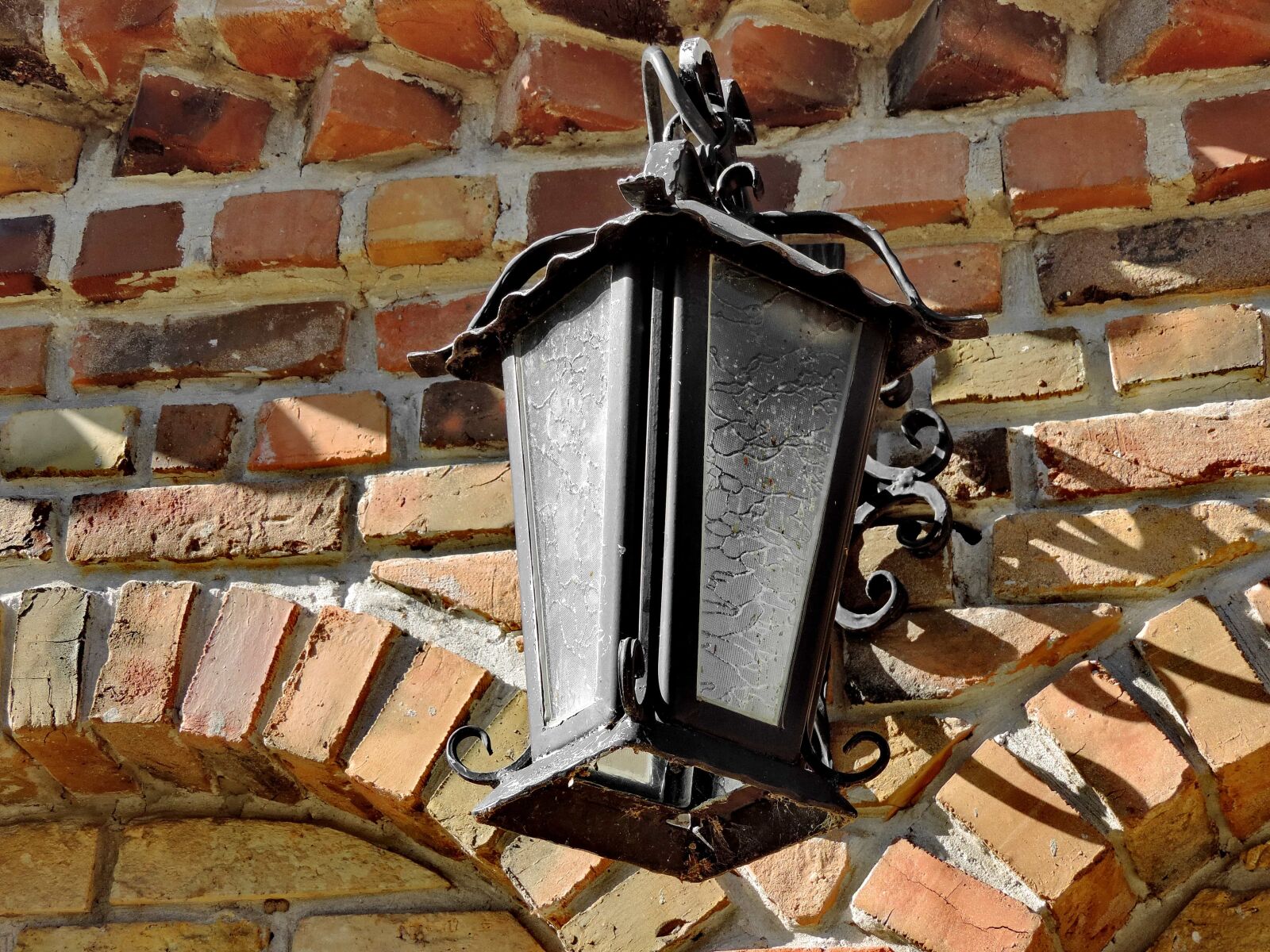 Nikon Coolpix P520 sample photo. Old, architecture, brick, building photography