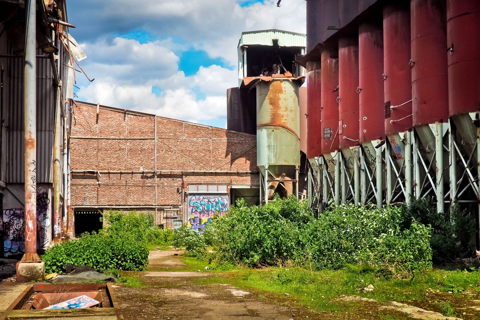 Olympus OM-D E-M10 sample photo. Lost places, rooms, abandoned photography