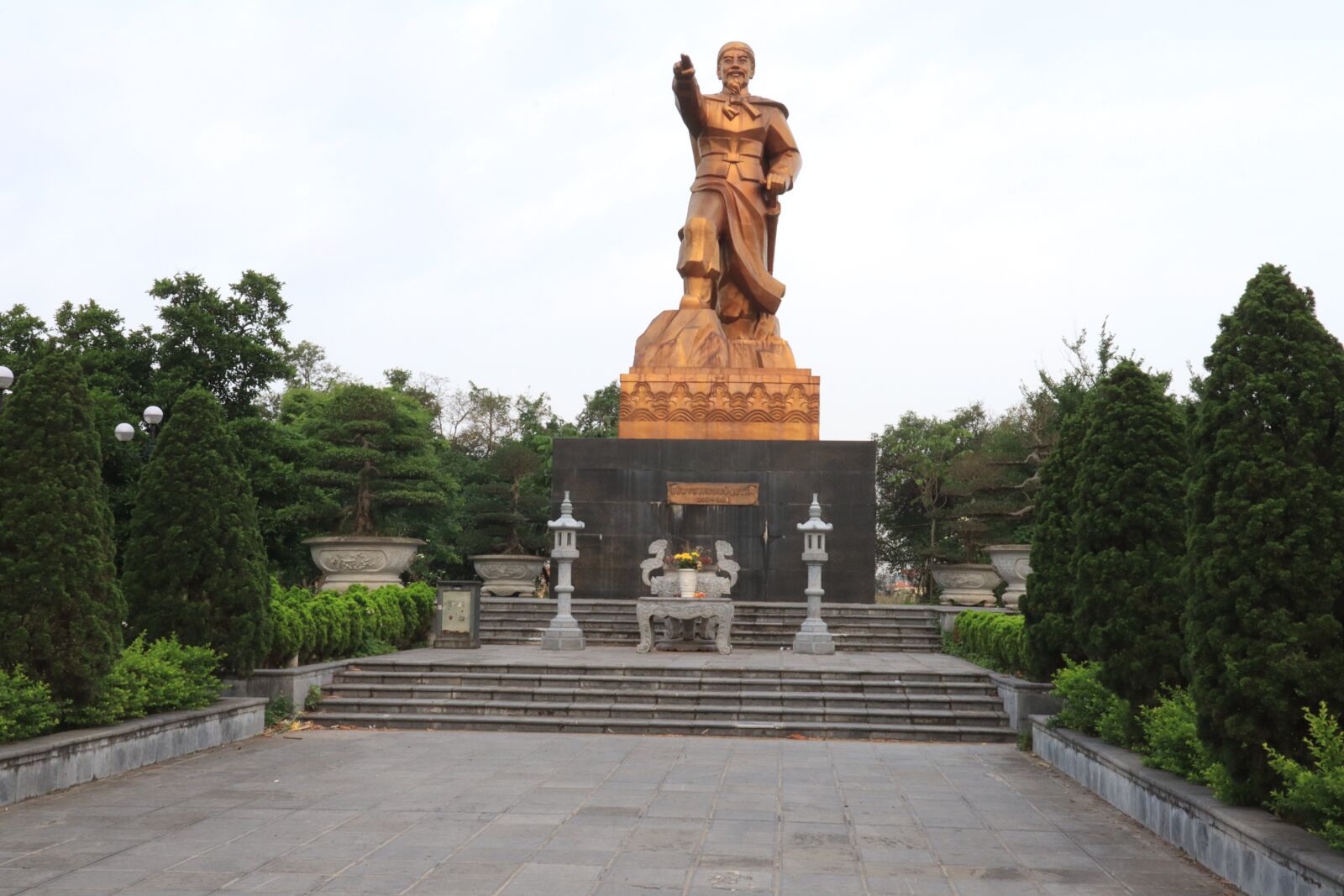Canon EOS M50 (EOS Kiss M) sample photo. Statue, the altar, neck photography