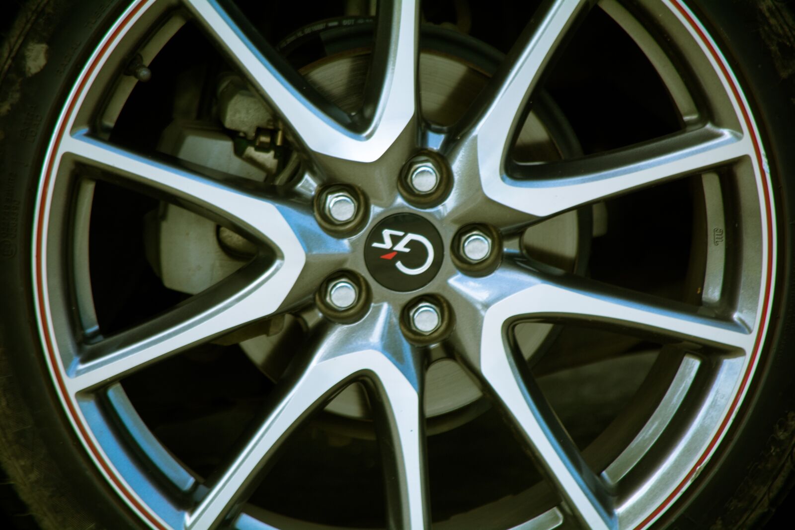 Nikon D5200 sample photo. Wheel, alloy, rim photography