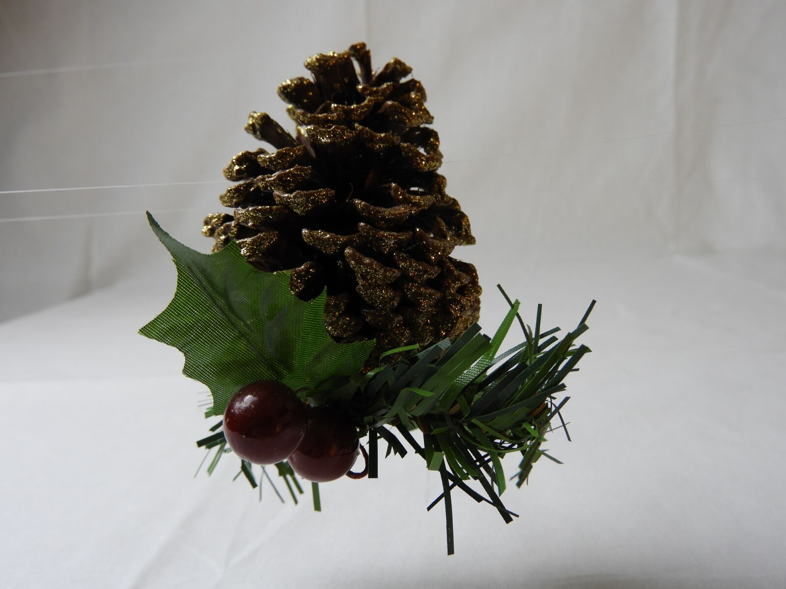 Nikon Coolpix B700 sample photo. Pine cone, christmas, tree photography