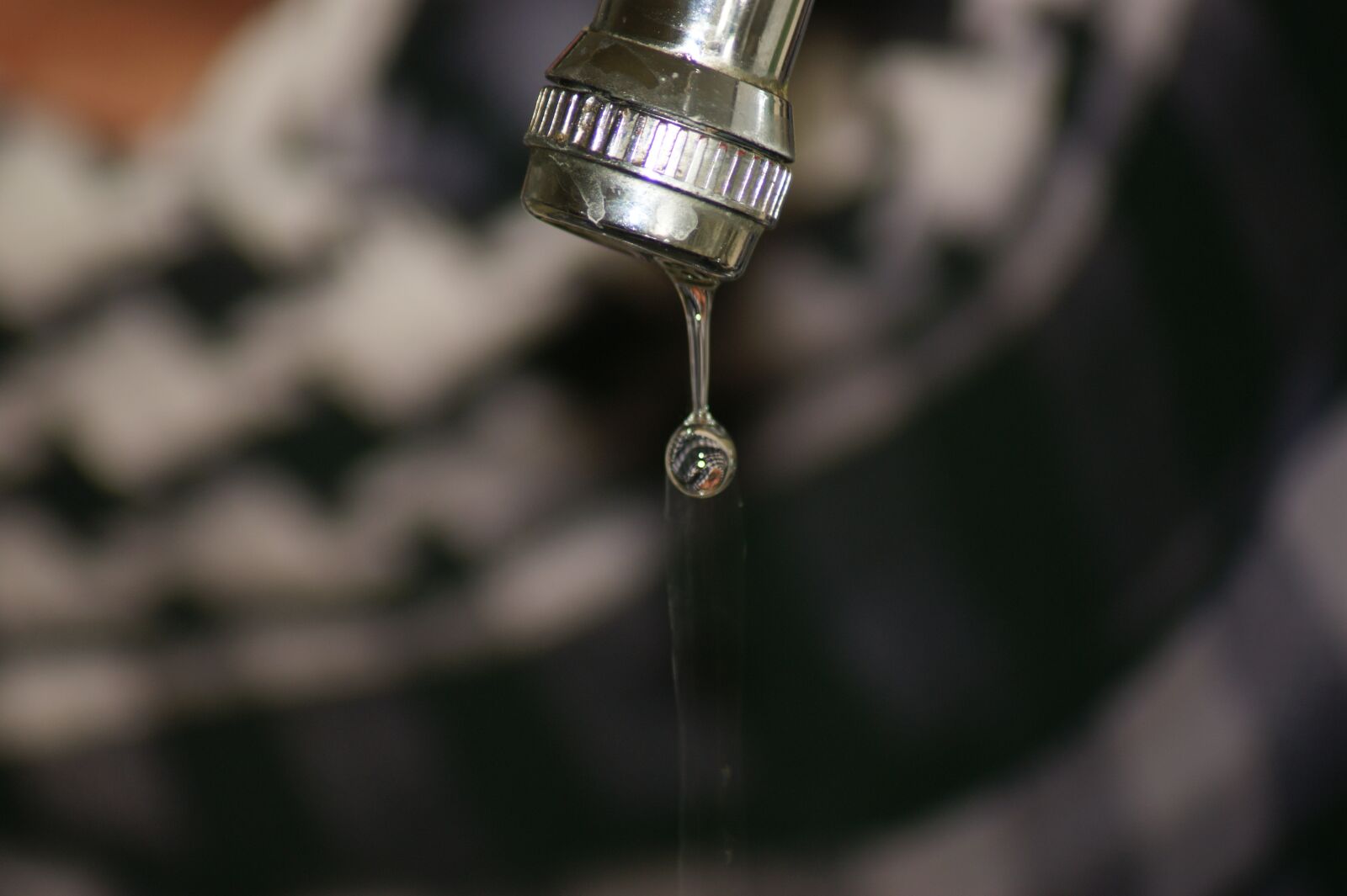 Sony Alpha DSLR-A390 sample photo. Drop, of, water photography