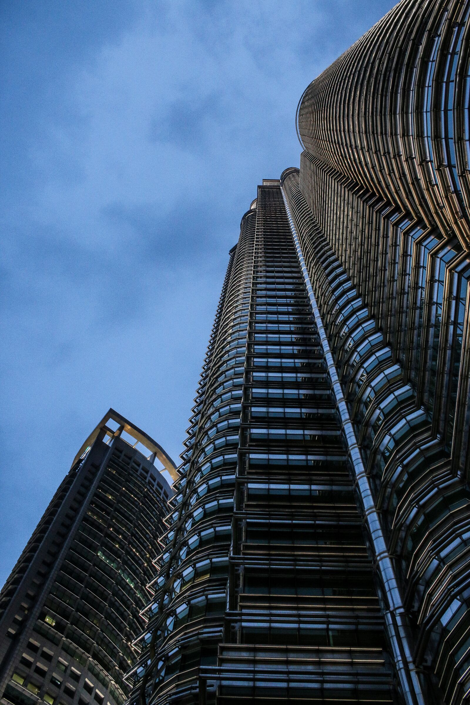 Canon EF-S 24mm F2.8 STM sample photo. Hochaus, twilight, economy photography
