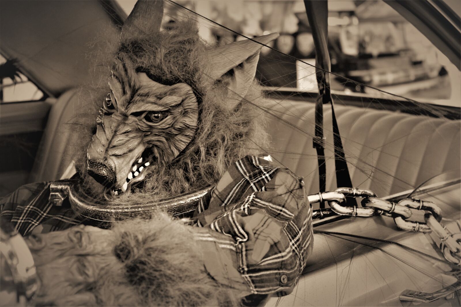 Canon EOS 1100D (EOS Rebel T3 / EOS Kiss X50) sample photo. Werewolf, lycanthrope, chained photography
