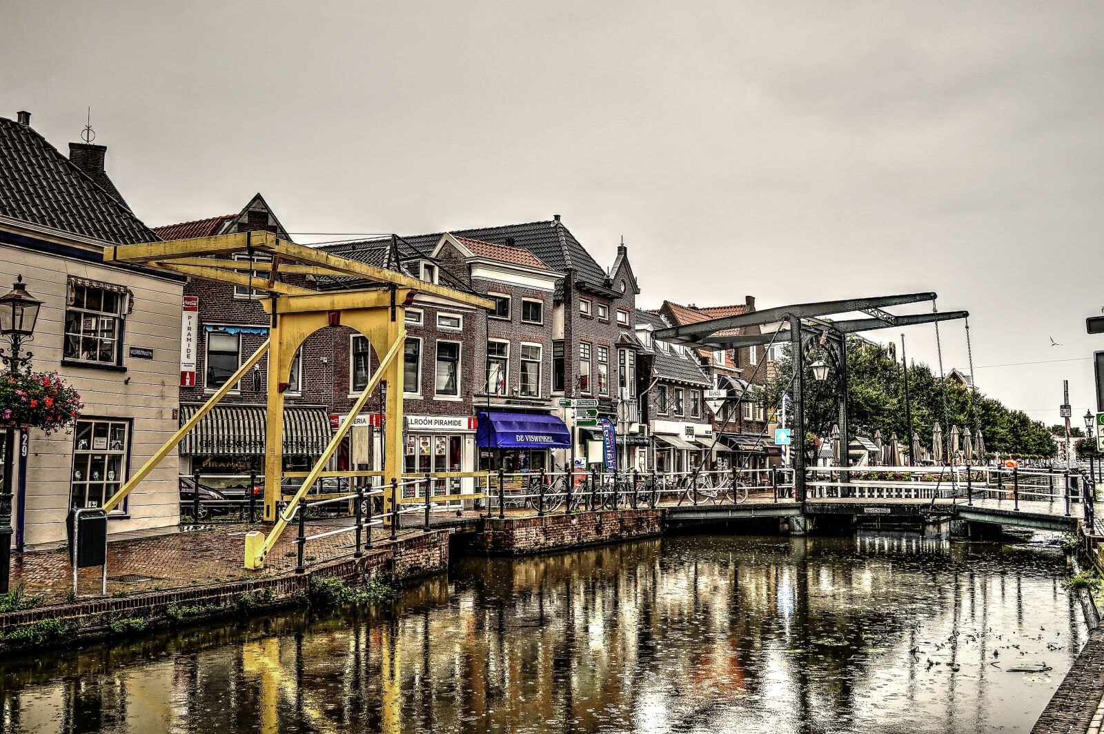 Nikon D3200 sample photo. Veerstraat north side, maassluis photography