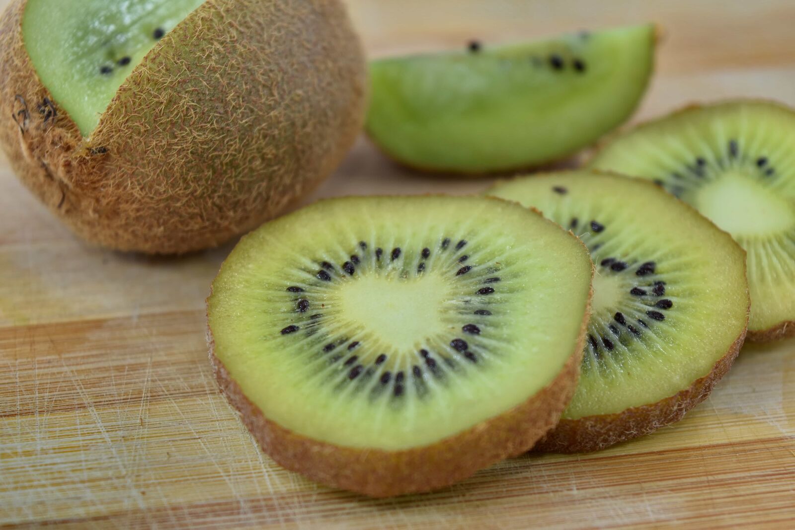 Nikon D5500 sample photo. Bitter, fruit, kiwi, slices photography