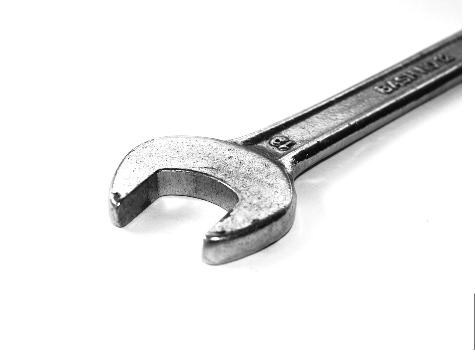 Olympus E-300 (EVOLT E-300) sample photo. Stainless, steel, wrench photography