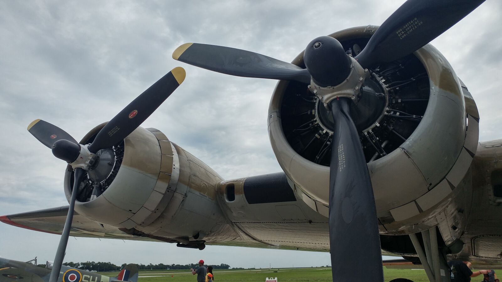LG G5 sample photo. Airplane, propellers, wwll plane photography