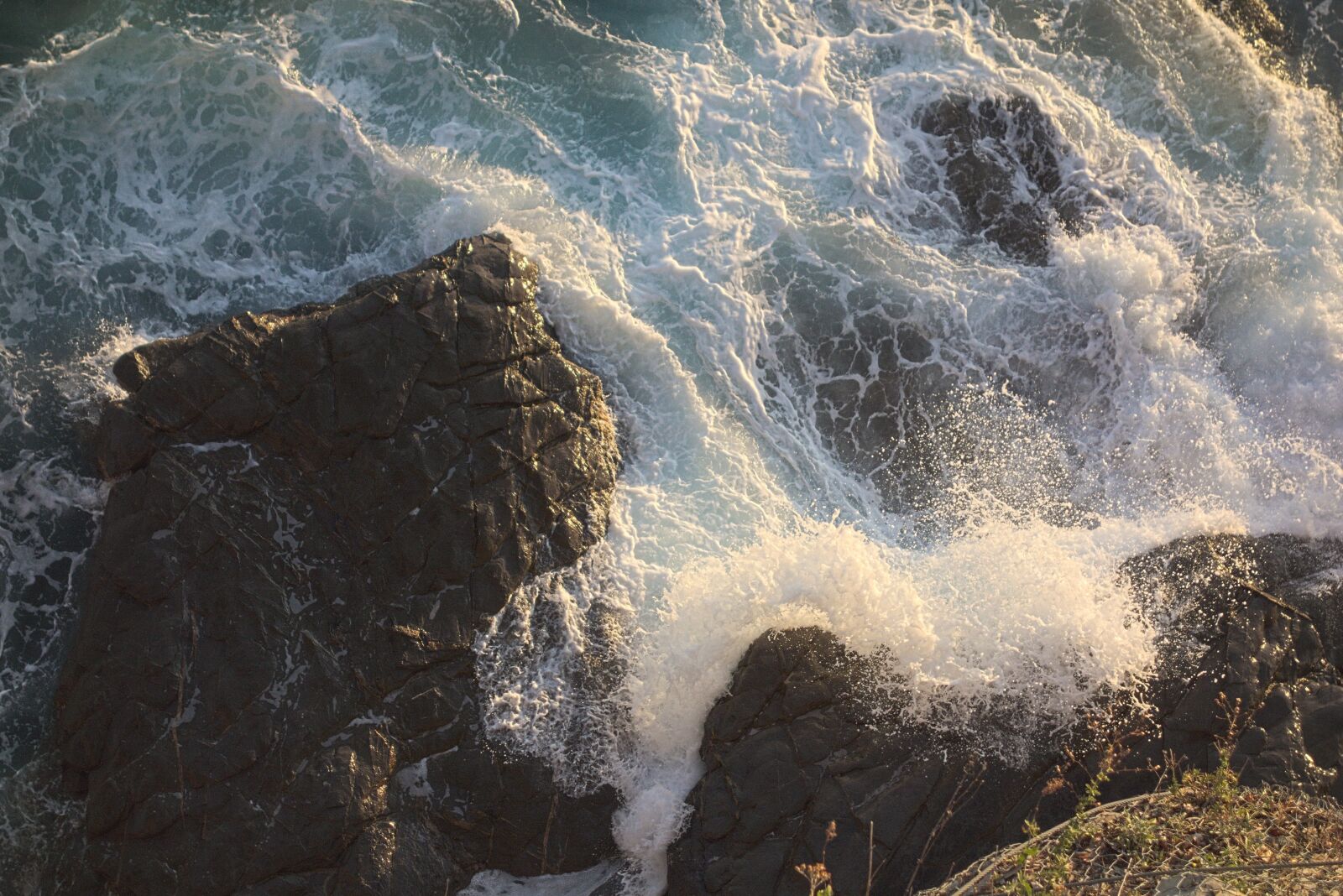 Sony Cyber-shot DSC-RX100 sample photo. Onda, sea, water photography