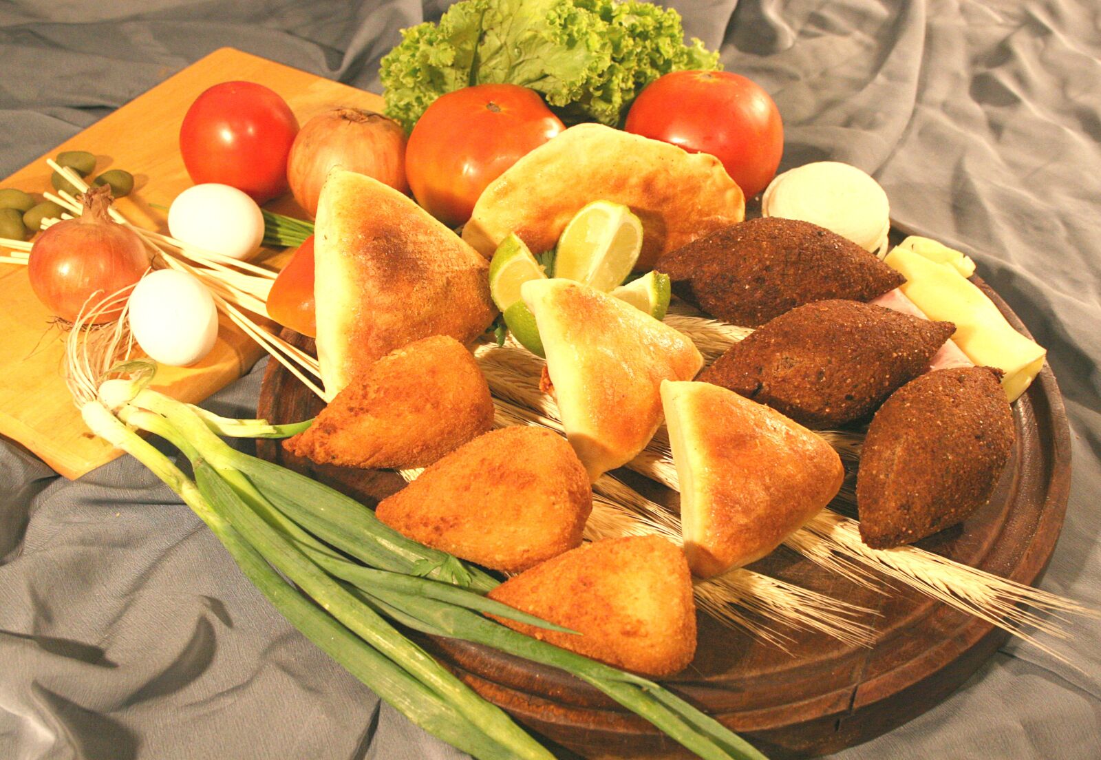 Canon EOS 30D sample photo. Esfiha, kibe, tidbits photography