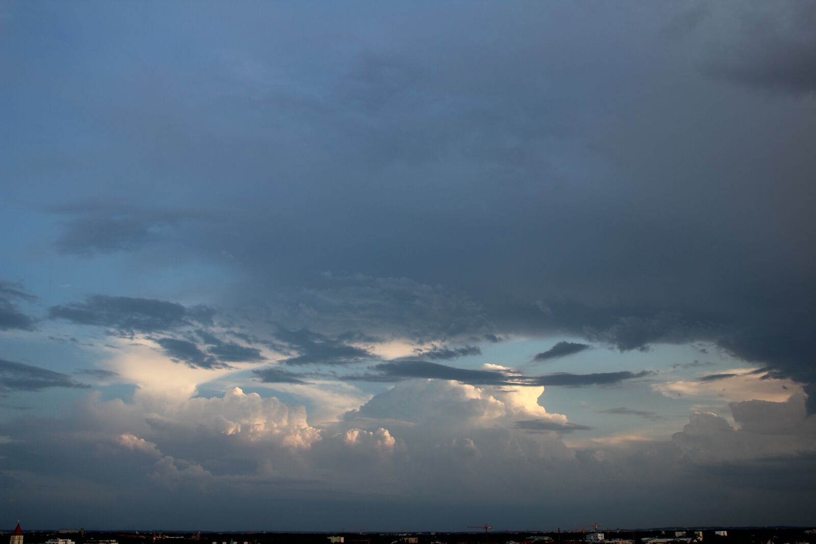 Canon EOS 1300D (EOS Rebel T6 / EOS Kiss X80) sample photo. Sky, clouds, blue photography