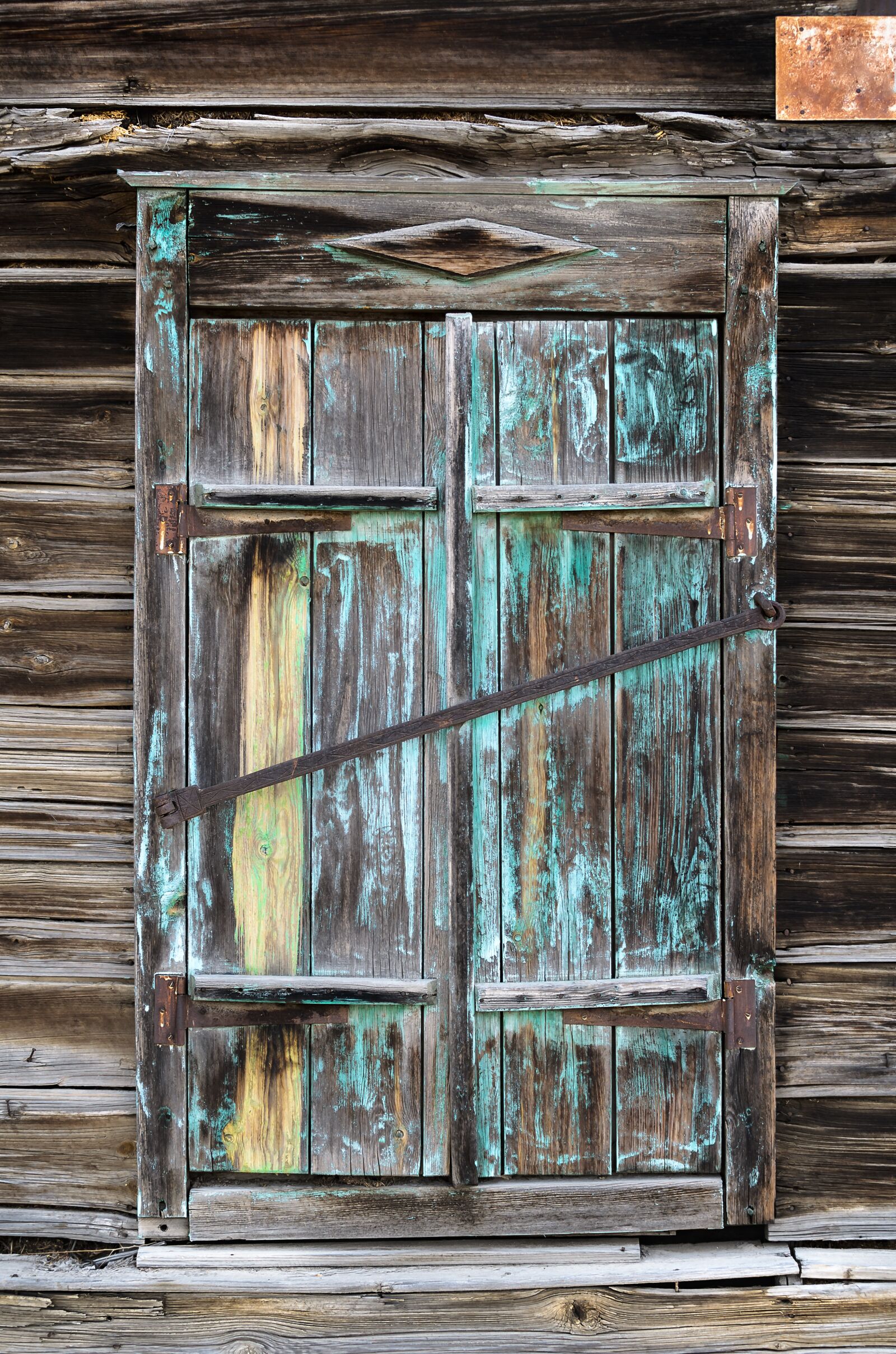 Nikon D7000 sample photo. Buildings, woods, old photography