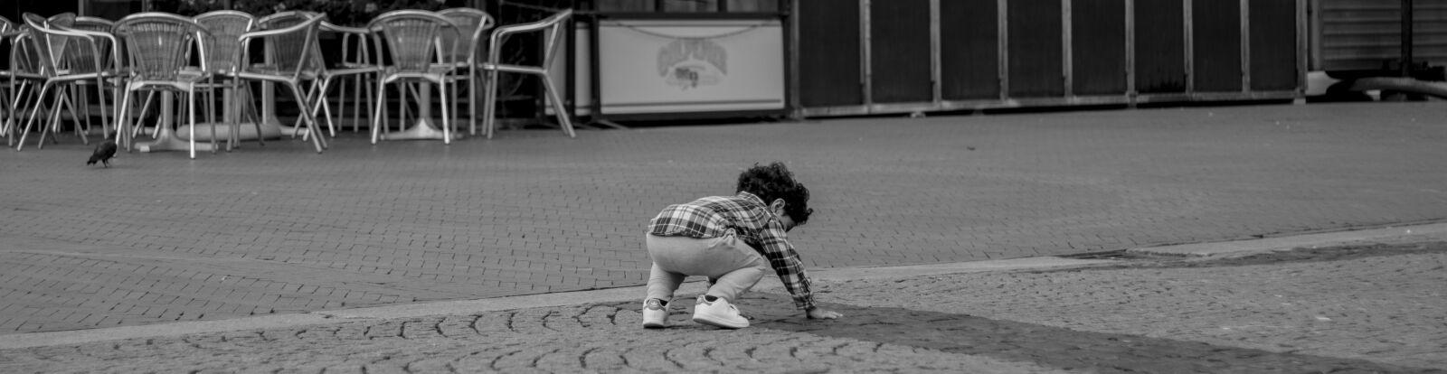 Canon EOS 80D sample photo. Black, white, road photography