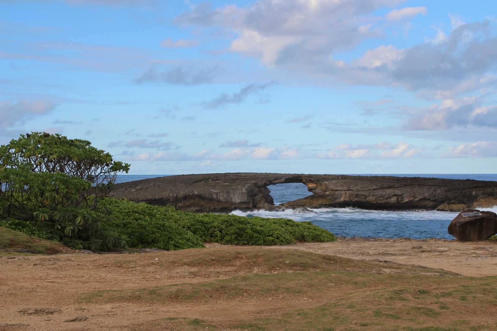 Canon EOS 650D (EOS Rebel T4i / EOS Kiss X6i) sample photo. Rock, rockisland, wave photography