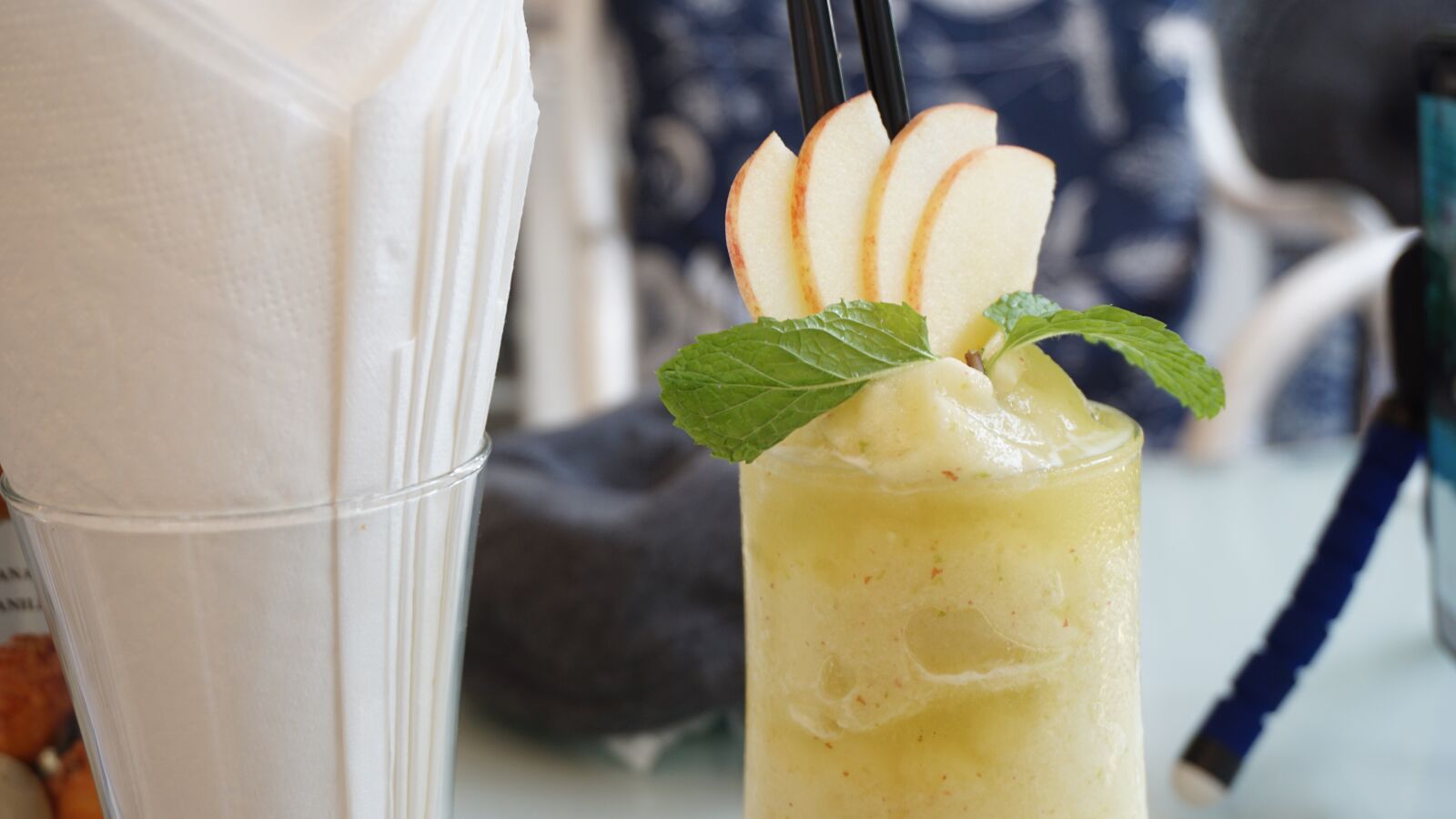 Sony a5100 sample photo. Smooties, apple, drink photography