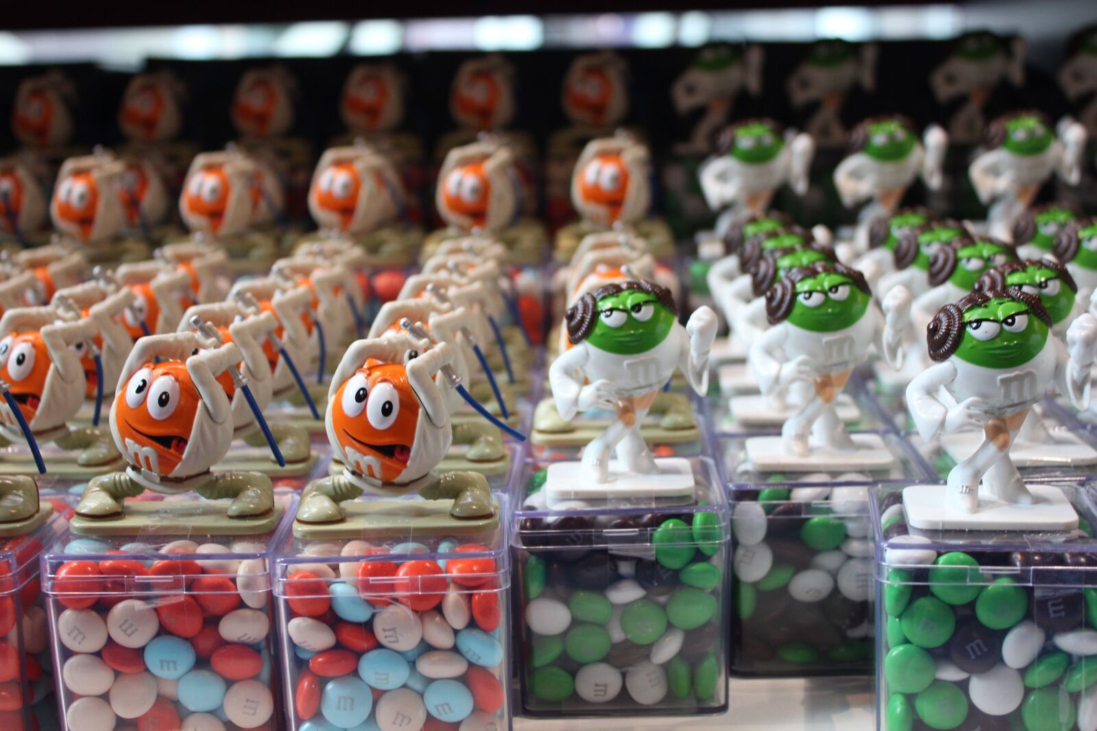 Canon EOS 550D (EOS Rebel T2i / EOS Kiss X4) sample photo. Candy, star wars, new photography