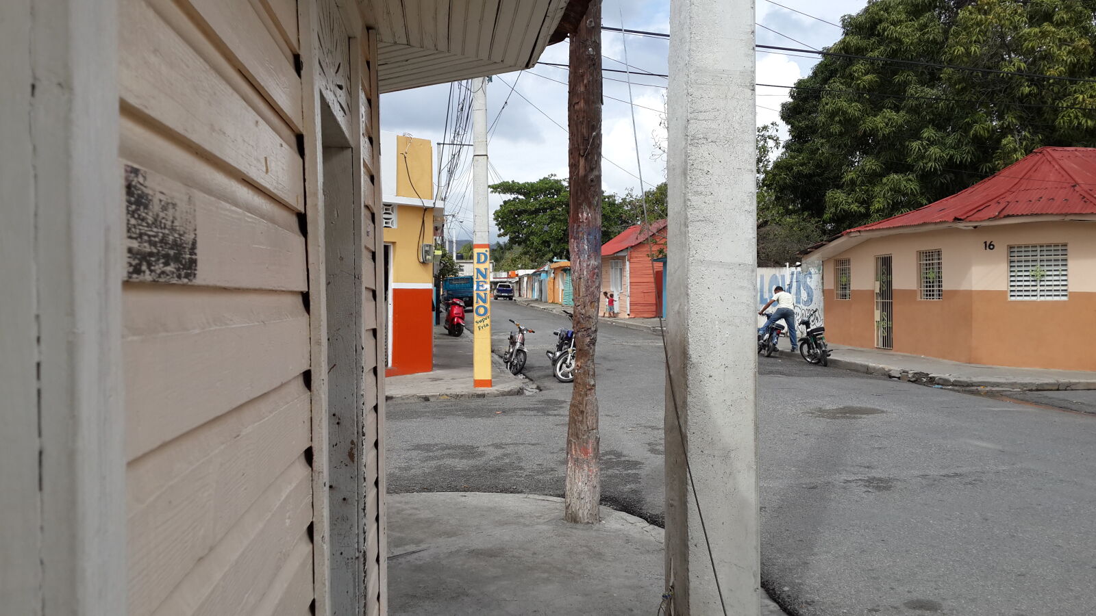 Samsung Galaxy S4 sample photo. Caribbean, town photography