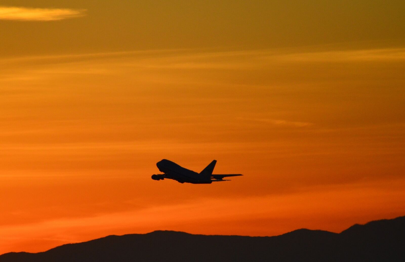 Nikon D7000 sample photo. Jetliner, flying, silhouette photography