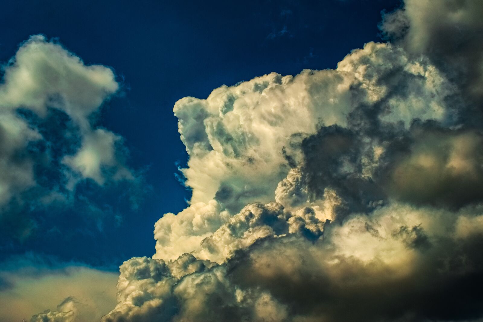 Nikon D3300 sample photo. Clouds, dramatic, cumulus photography