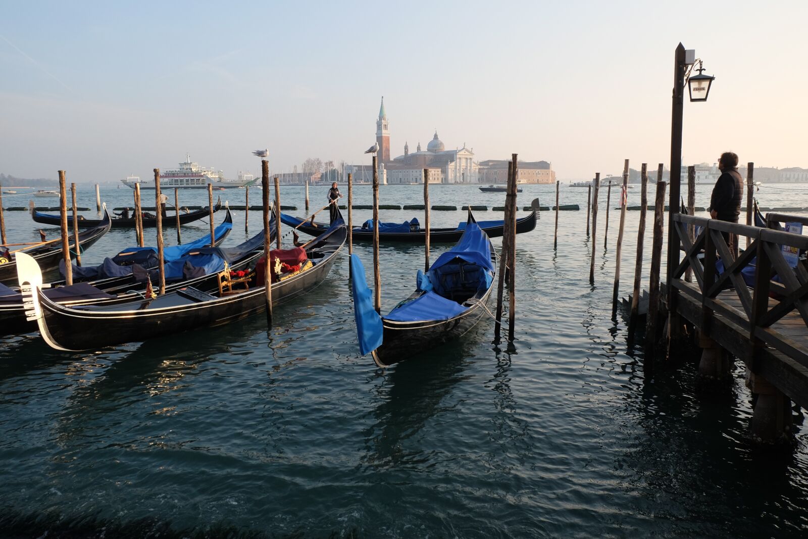 Fujifilm X-M1 sample photo. Venice, gondola, italy photography