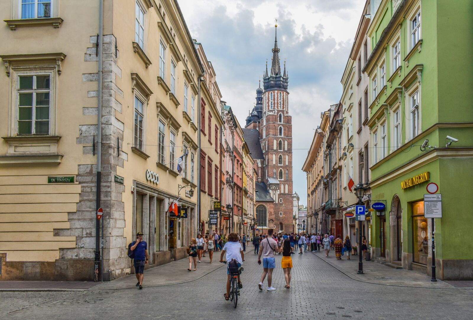 Nikon D3300 sample photo. Ulica florianska, street, tourism photography
