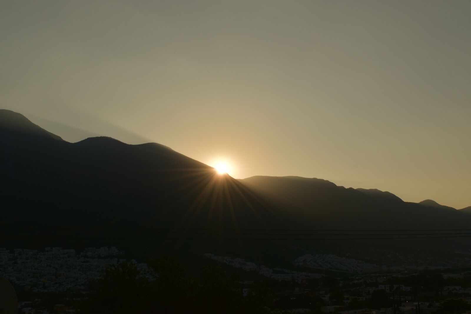 Nikon D5600 sample photo. Dawn, sun, landscape photography