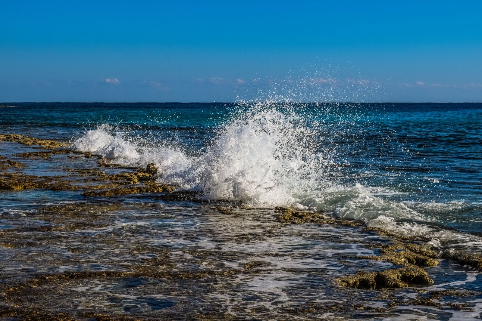 Nikon D3300 sample photo. Wave, splash, smashing photography