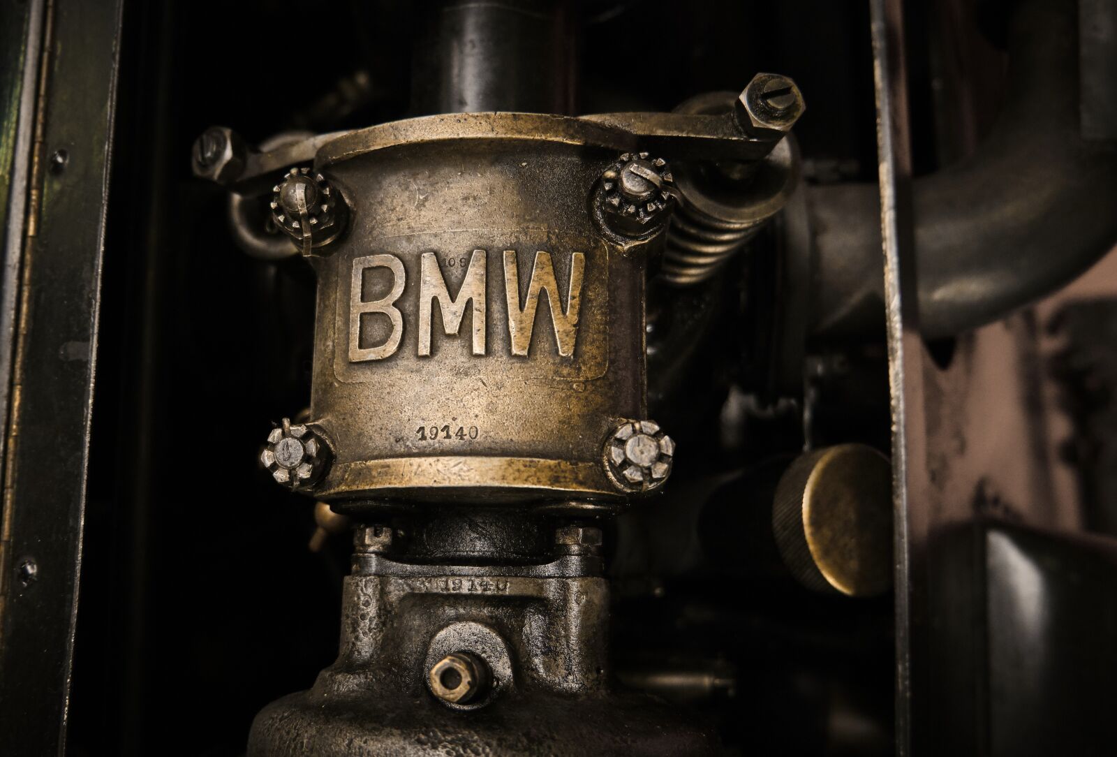 Fujifilm XF 18-55mm F2.8-4 R LM OIS sample photo. Bmw, cylinder, motor photography