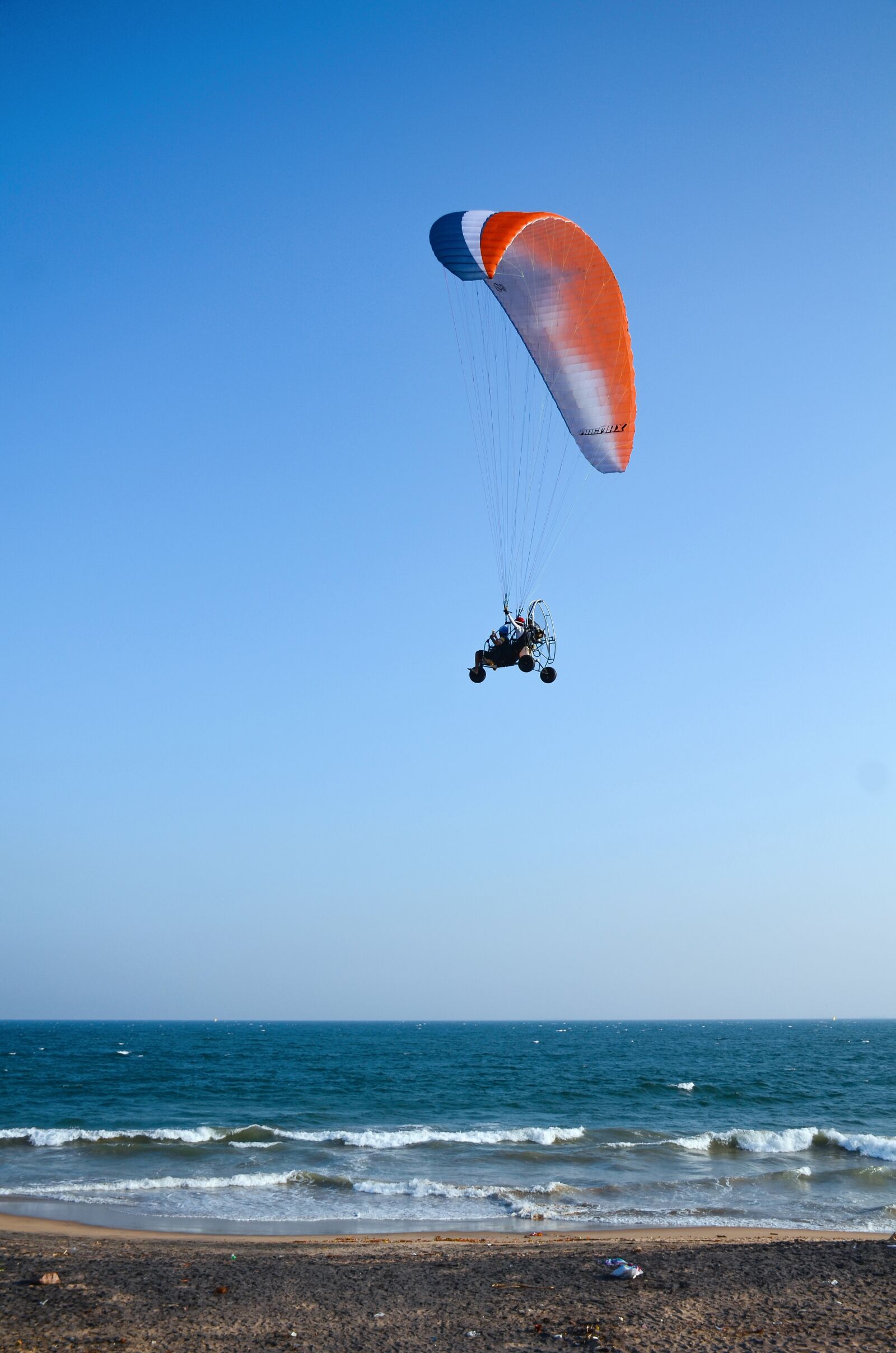 Nikon D7000 sample photo. Paragliding, beach, adventure photography