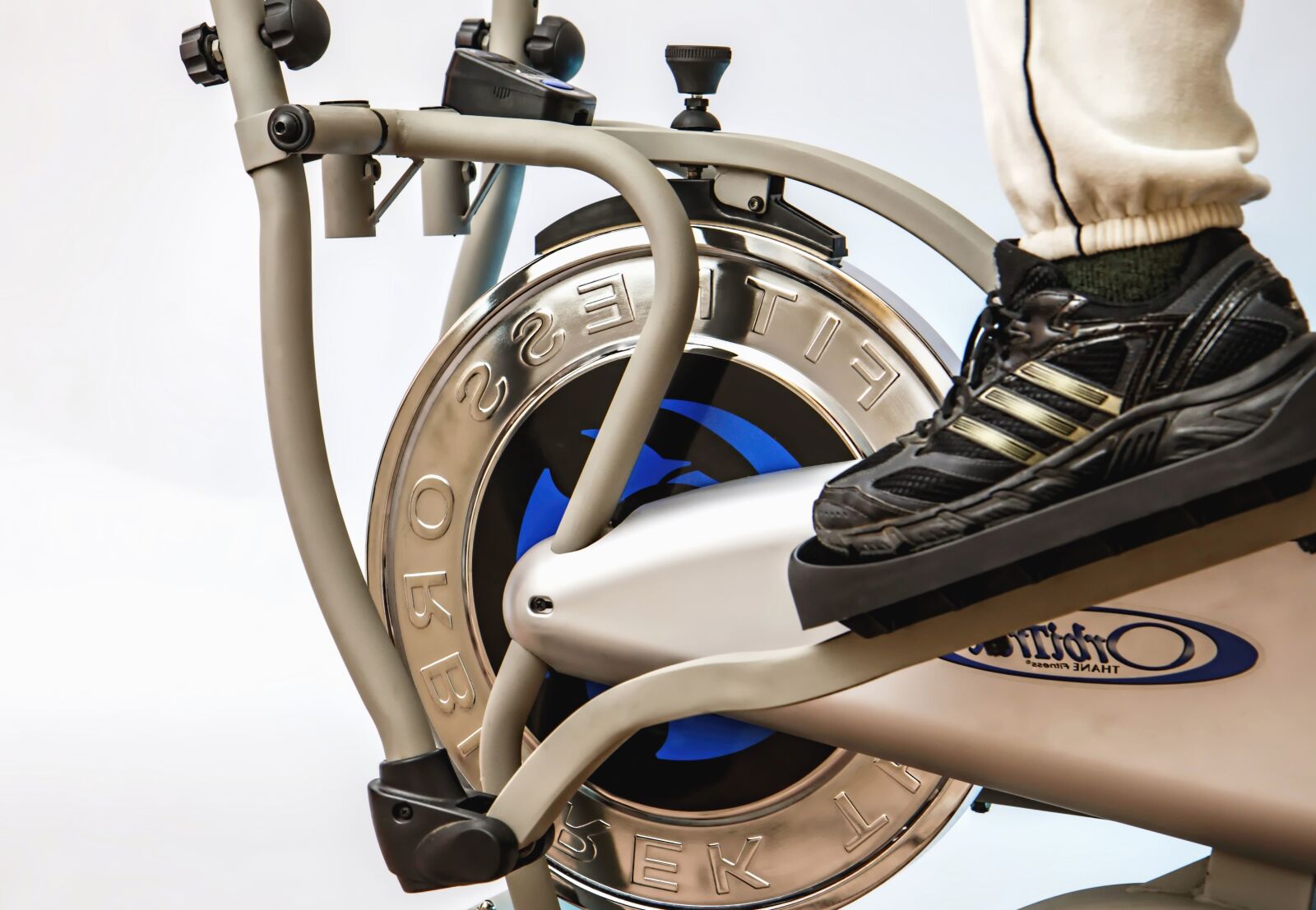 Canon EOS 70D sample photo. Fitness, exercise, bicycle, legs photography