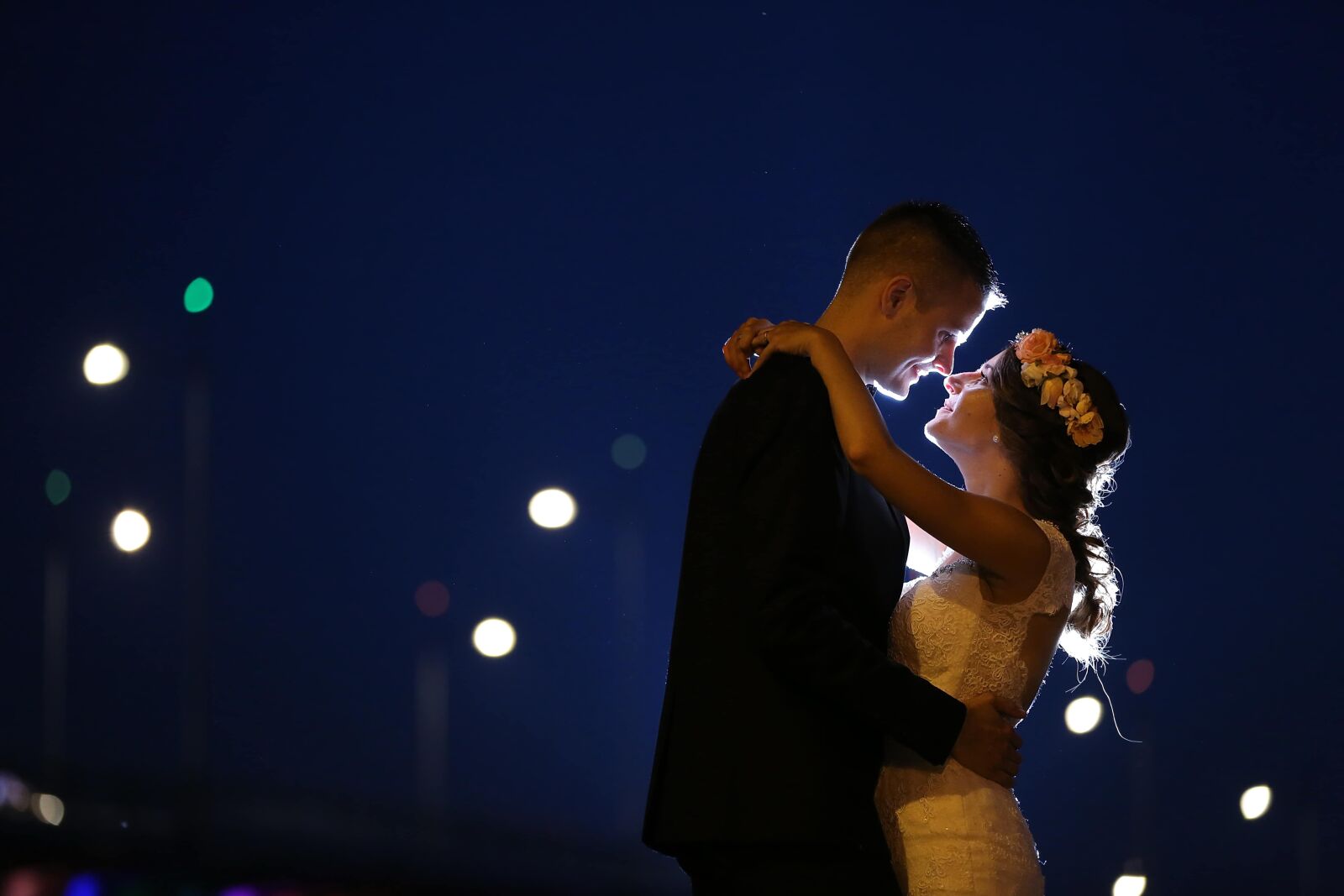 Canon EOS 5D Mark III sample photo. Groom, bride, hug, nighttime photography