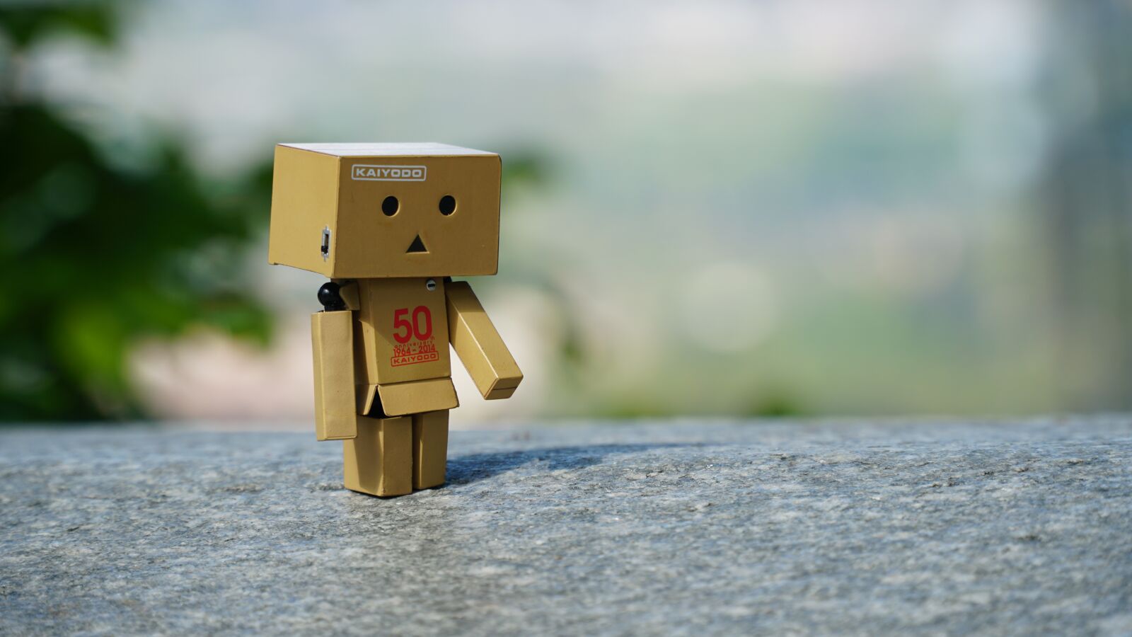 Sony a6300 + Sony E PZ 18-105mm F4 G OSS sample photo. Toy, box toy, boxes photography