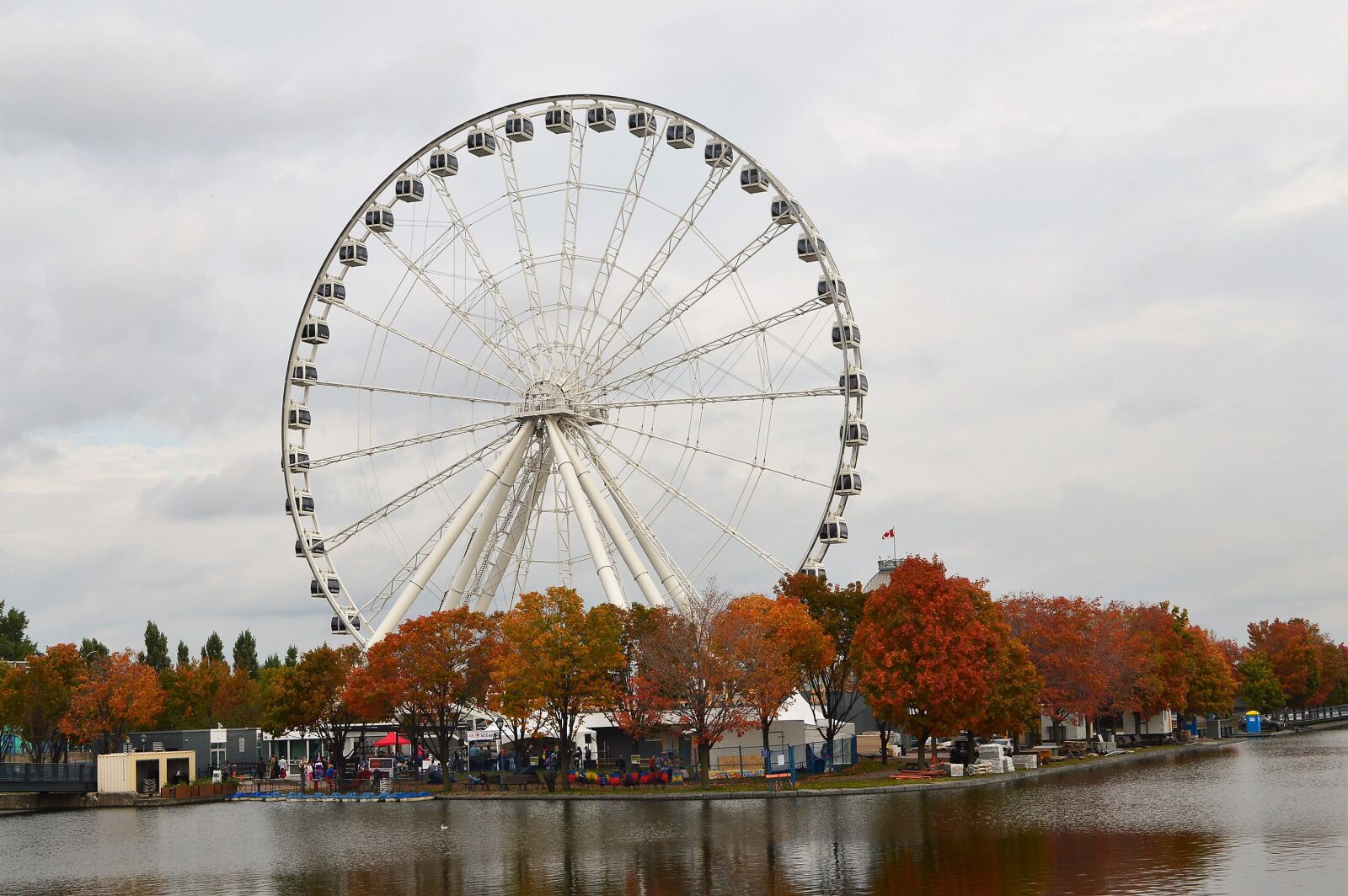 Nikon D3200 sample photo. Big wheel, old port photography