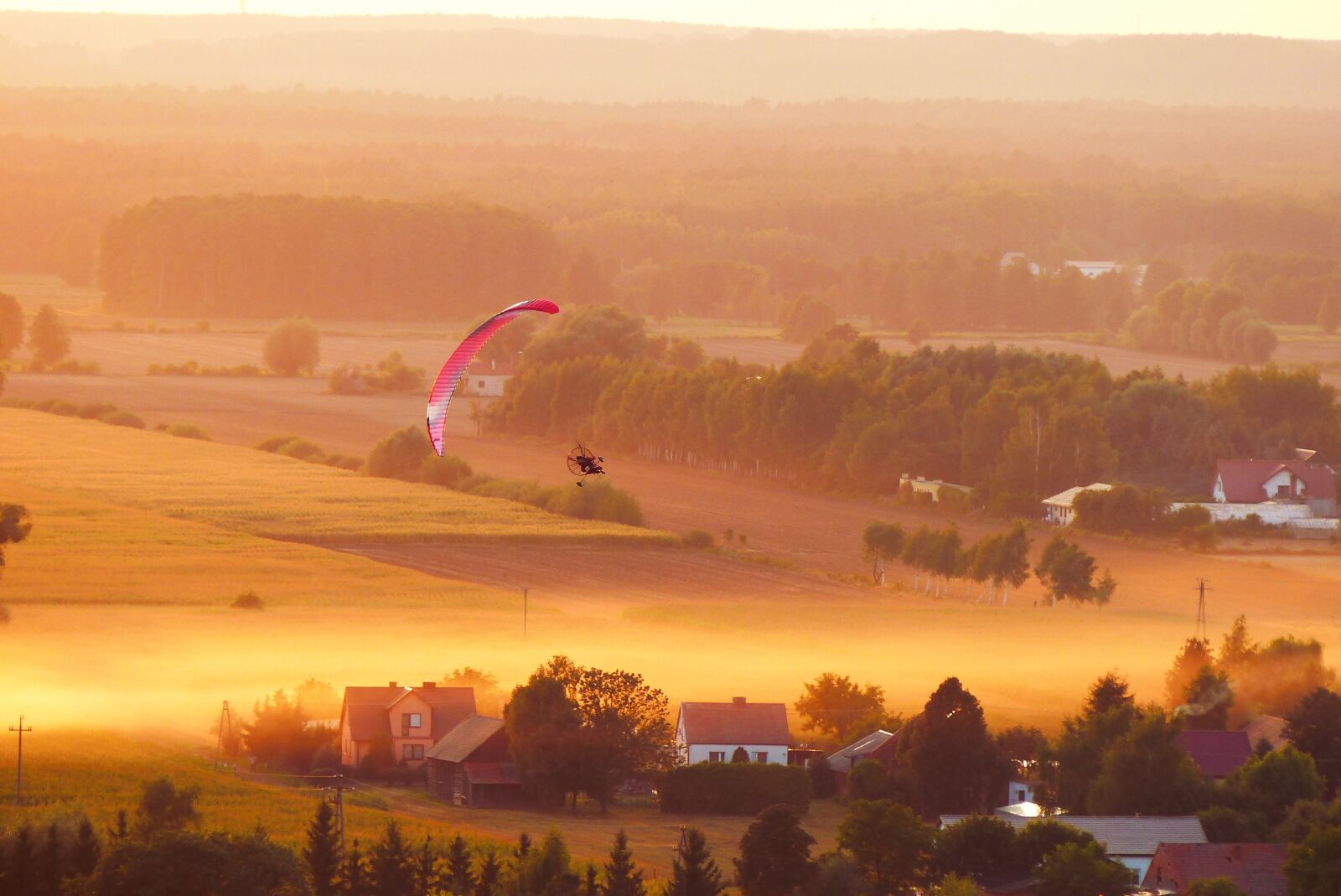 Panasonic Lumix DMC-FZ200 sample photo. Paraglider, landscape, fly photography