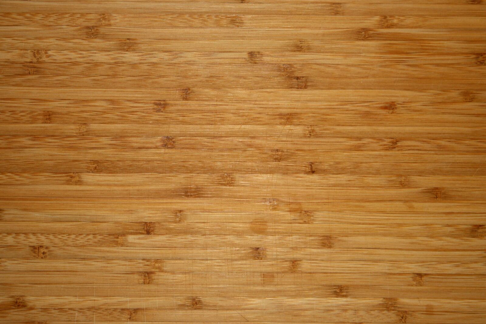 f/3.5-5.6 IS sample photo. Bamboo wood, cutting board photography