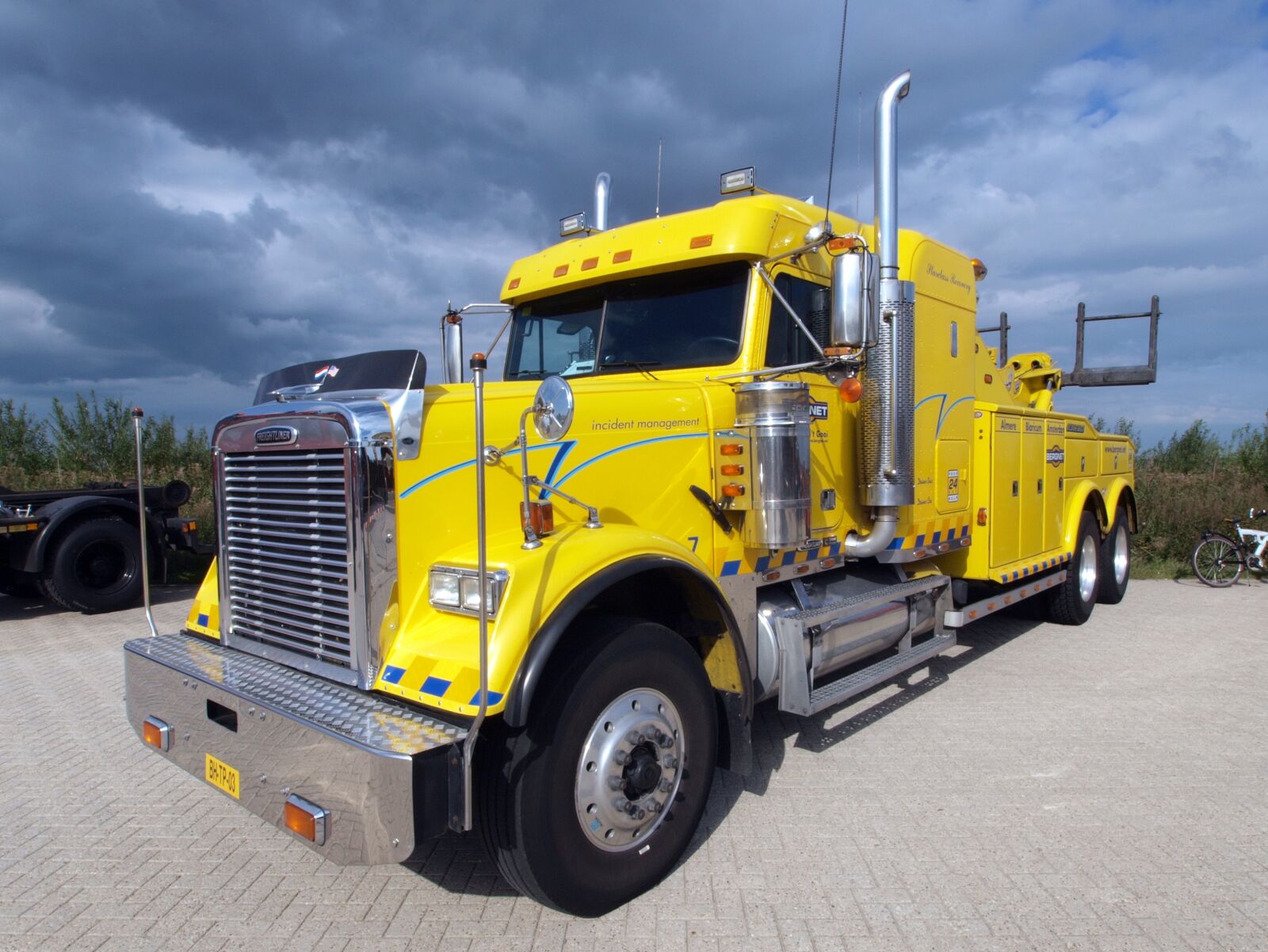 Olympus E-520 (EVOLT E-520) sample photo. Wrecker, recovery, truck photography