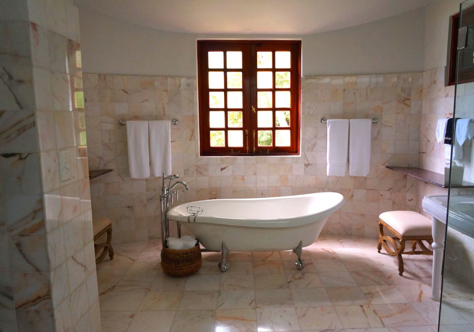 Sony Alpha NEX-3N sample photo. Tiles, window, bathroom, marble photography